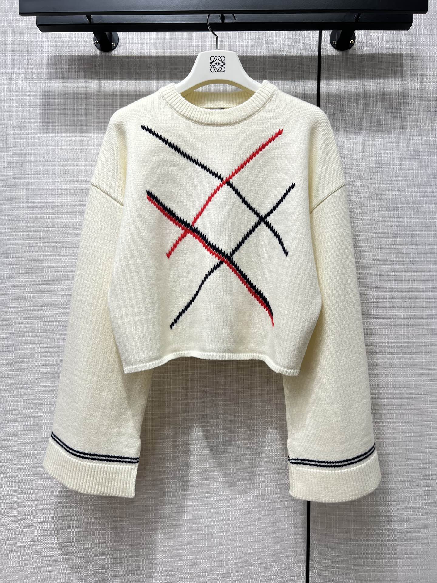 ロエベ セーター コピー 人気 ファッション クロップド アーガイルセーター 