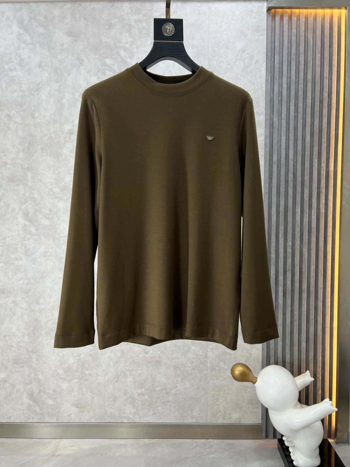シンプル アルマーニ Tシャツ コピー 合わせやすい クルーネック 長袖Tシャツ