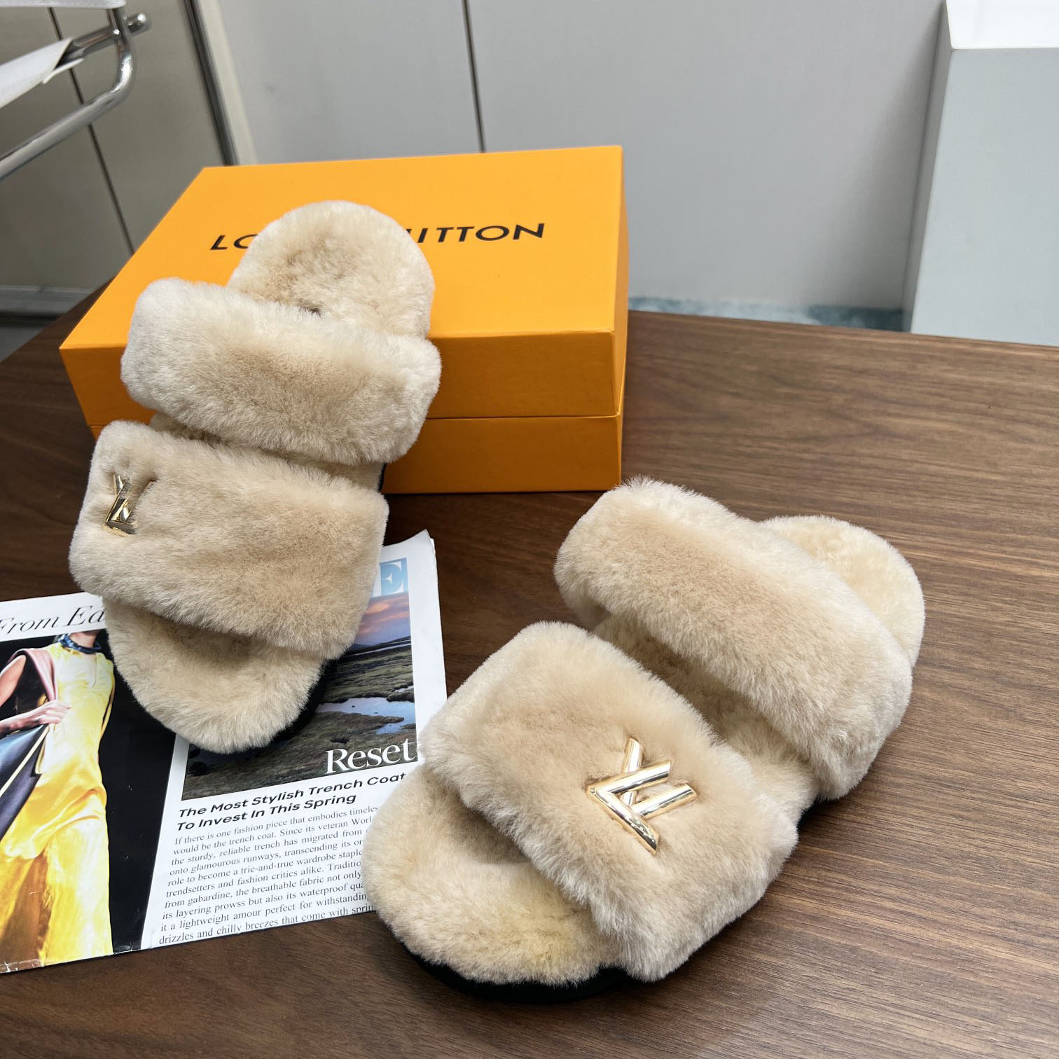 ふわふわ 可愛い LVロゴ ミュール ルイヴィトン サンダル コピー 秋冬 ベージュ