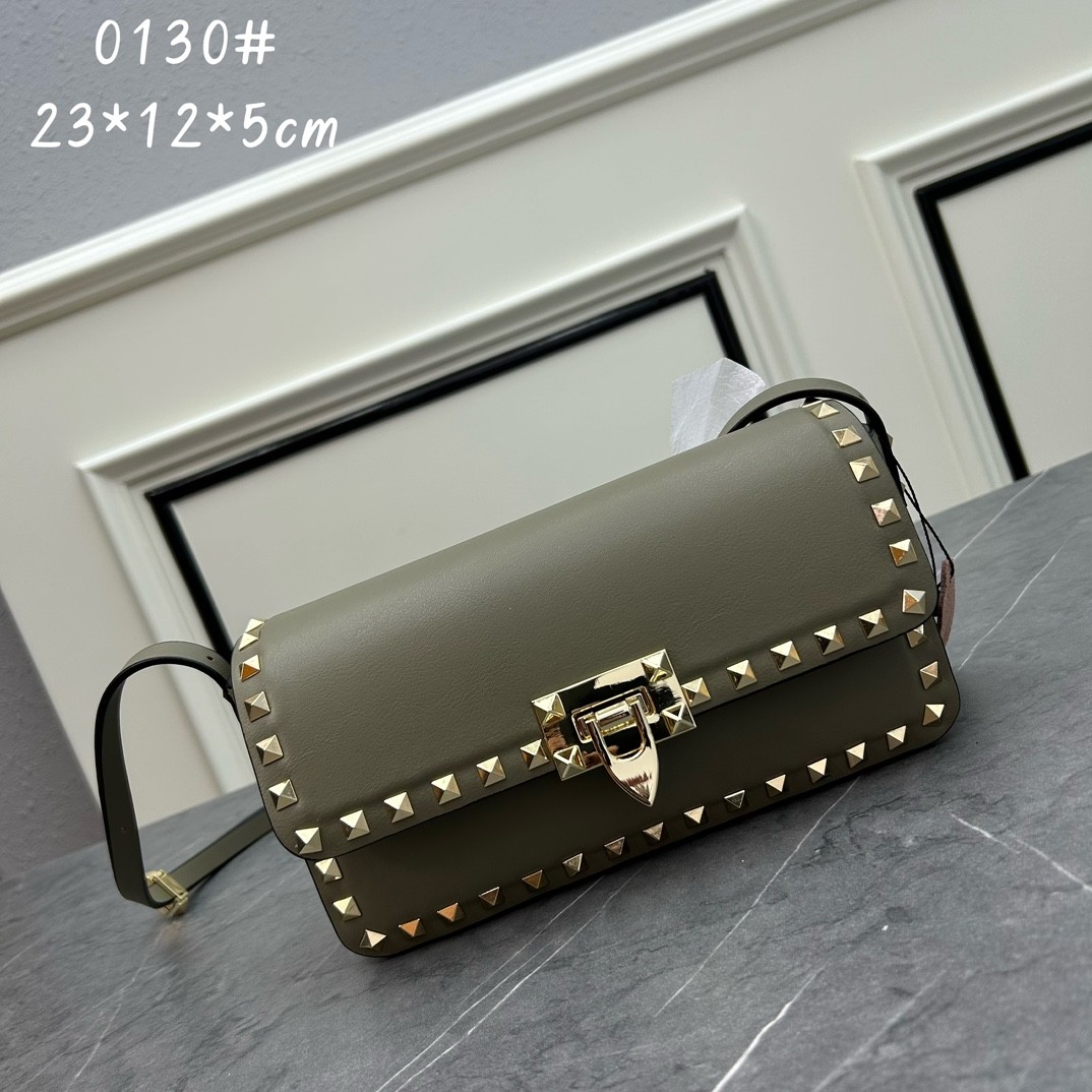 ヴァレンティノ バッグ コピー ロックスタッズ スモール クロスボディバッグ 