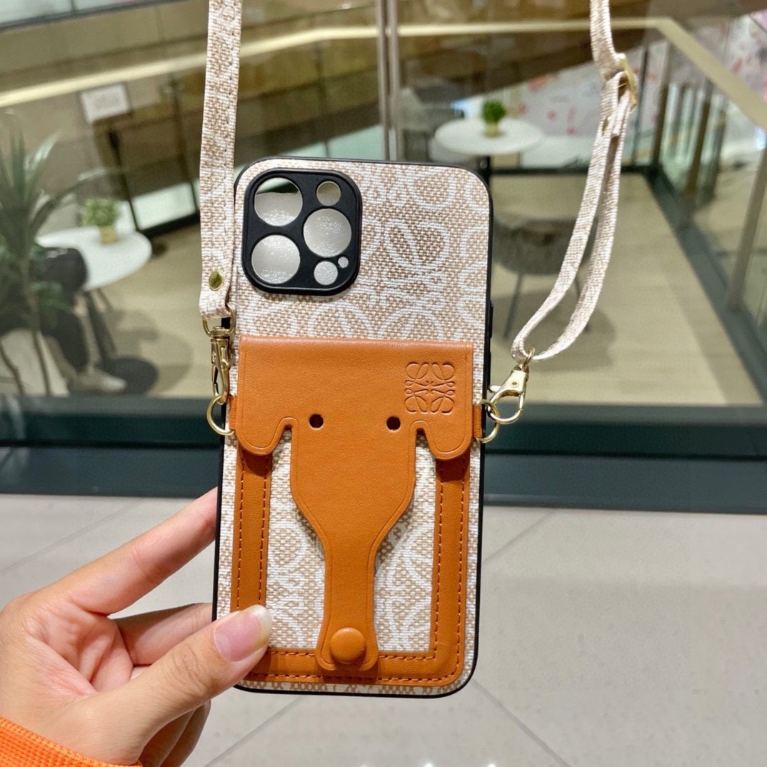 iPhoneケース iPhone12 LOEWE 茶色 ストラップ付きBose