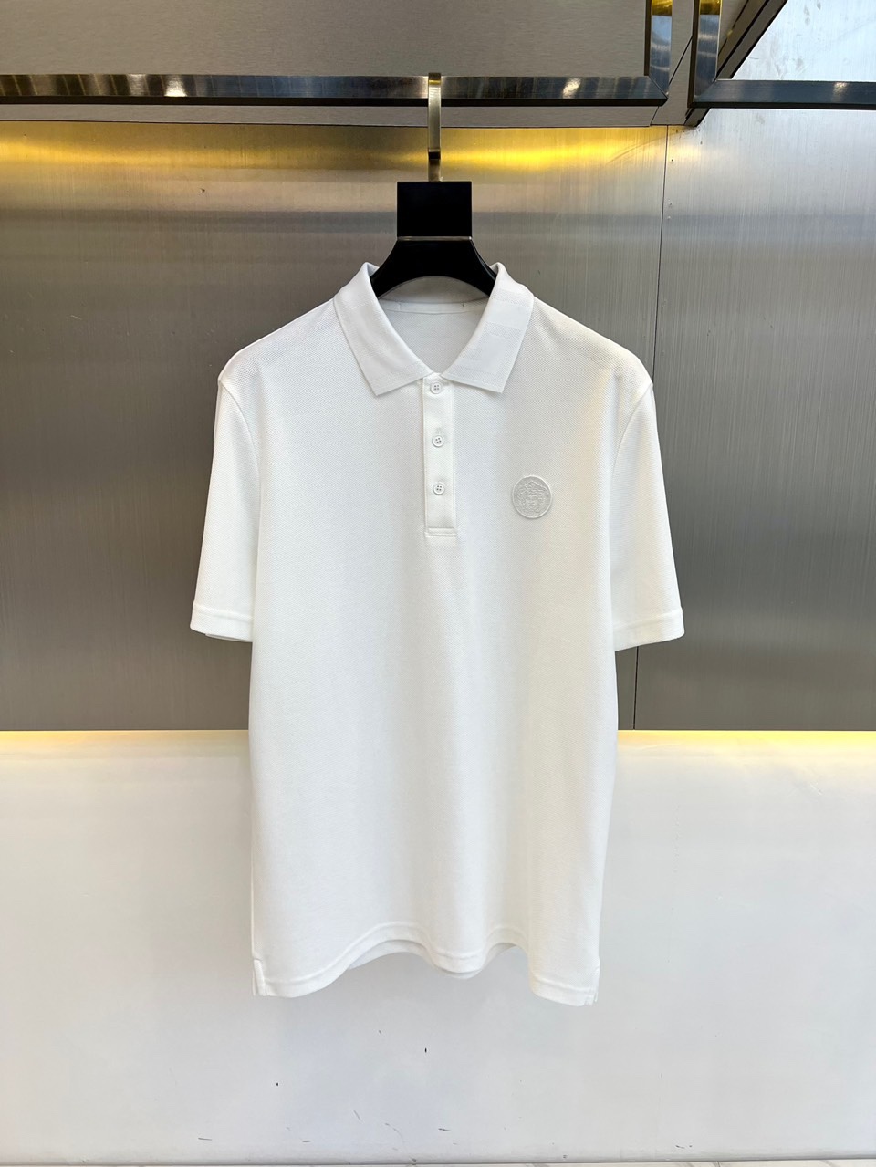 シンプル メドゥーサ ヴェルサーチェ Tシャツ 偽物 半袖 ポロシャツ ホワイト
