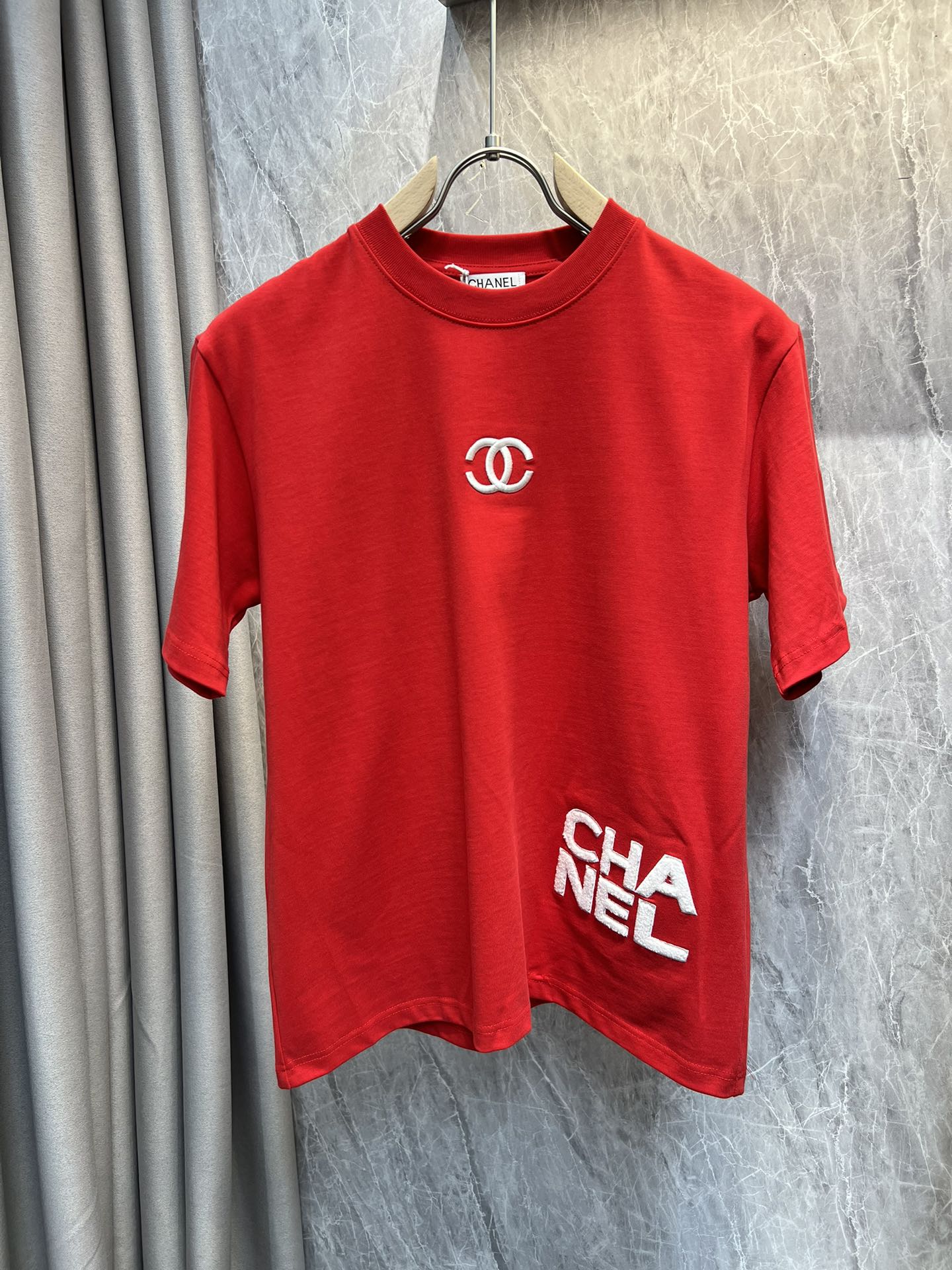 シンプル シャネル Tシャツ 偽物 クルーネック コットン 半袖Tシャツ レッド
