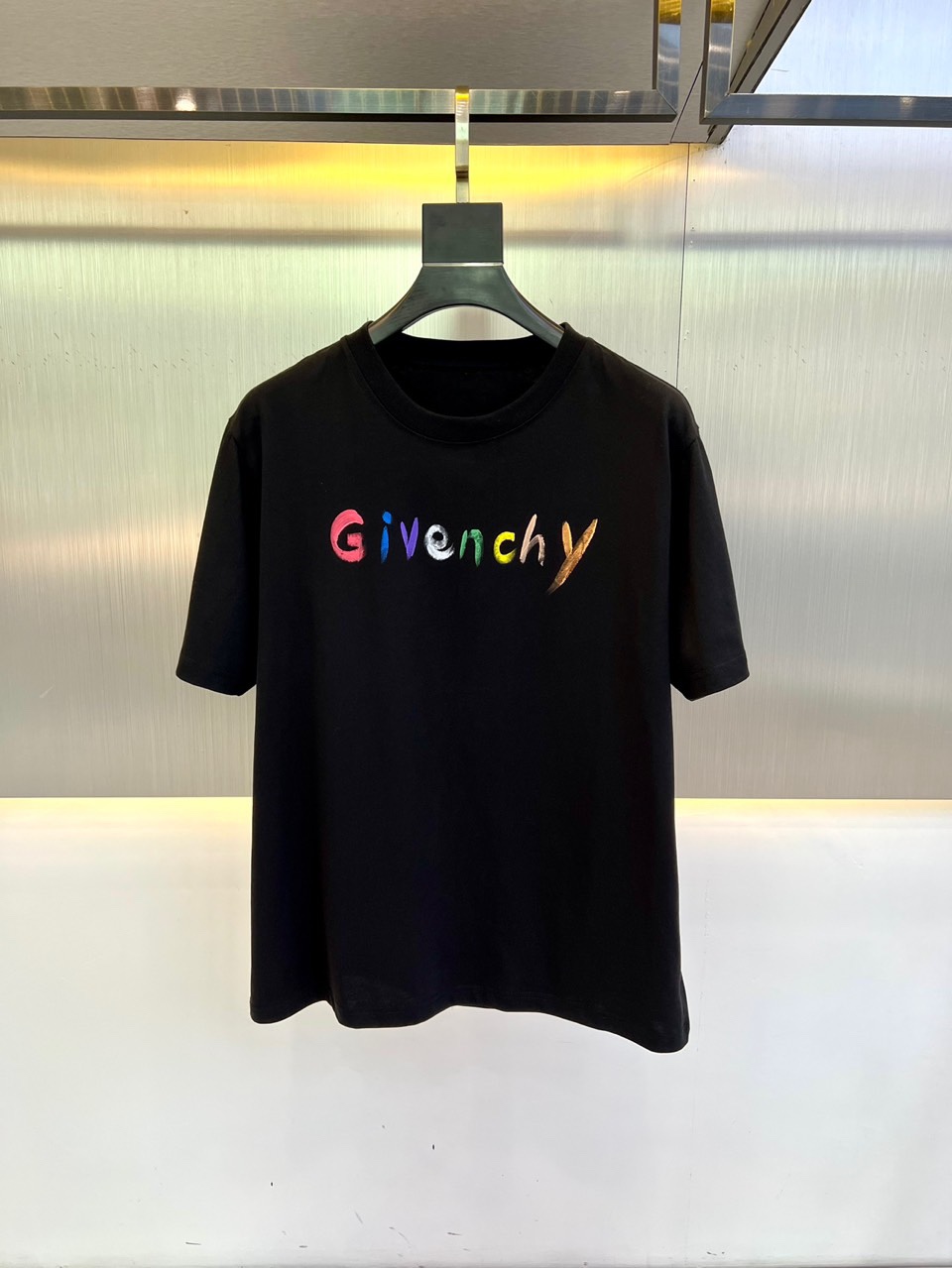 ジバンシィ Tシャツ コピー 着心地いい コットン クルーネック 半袖Tシャツ ブラック