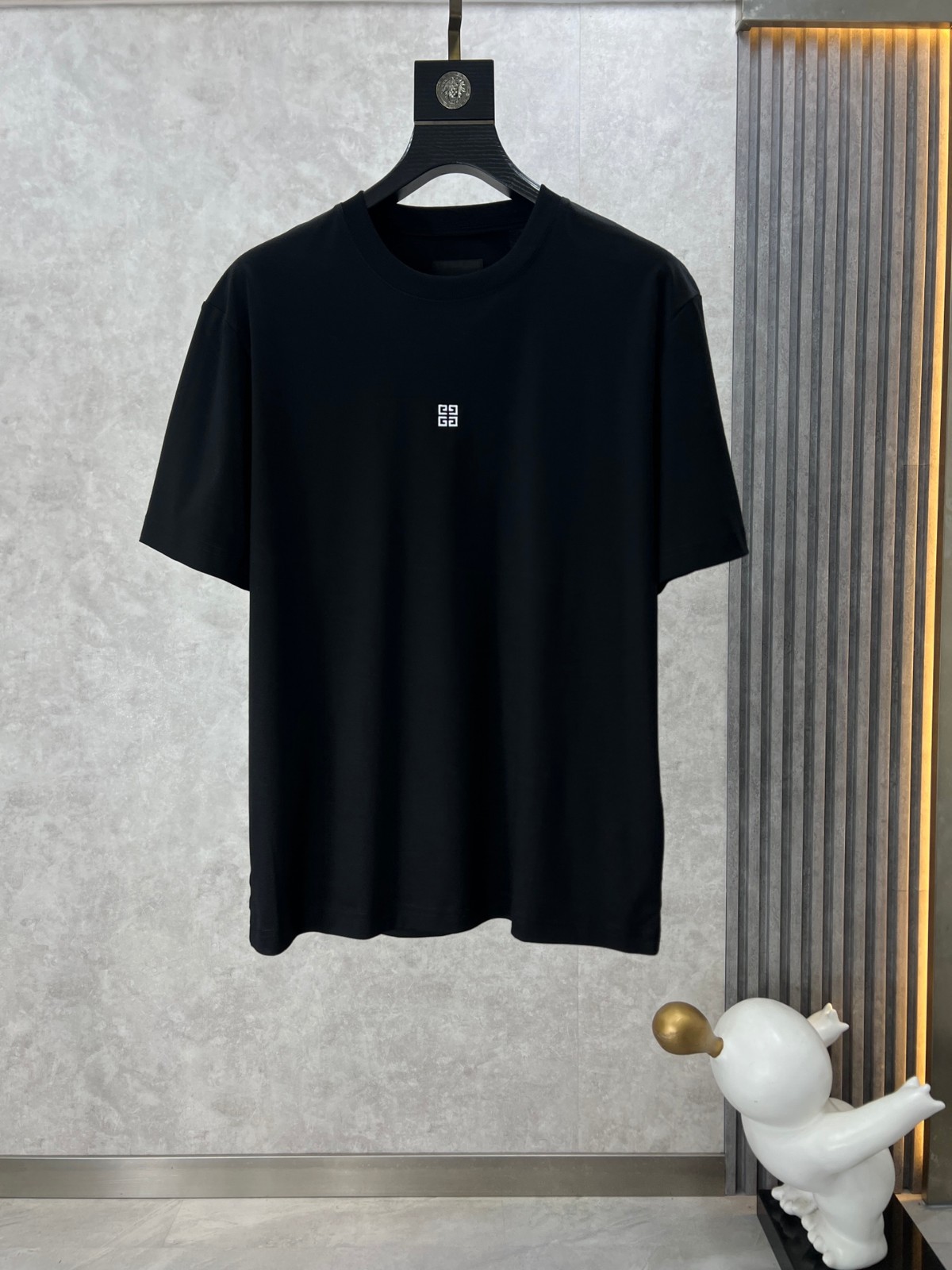 シンプル 4G 刺繍入り ジバンシィ Tシャツ 偽物 コットン 半袖Tシャツ ブラック