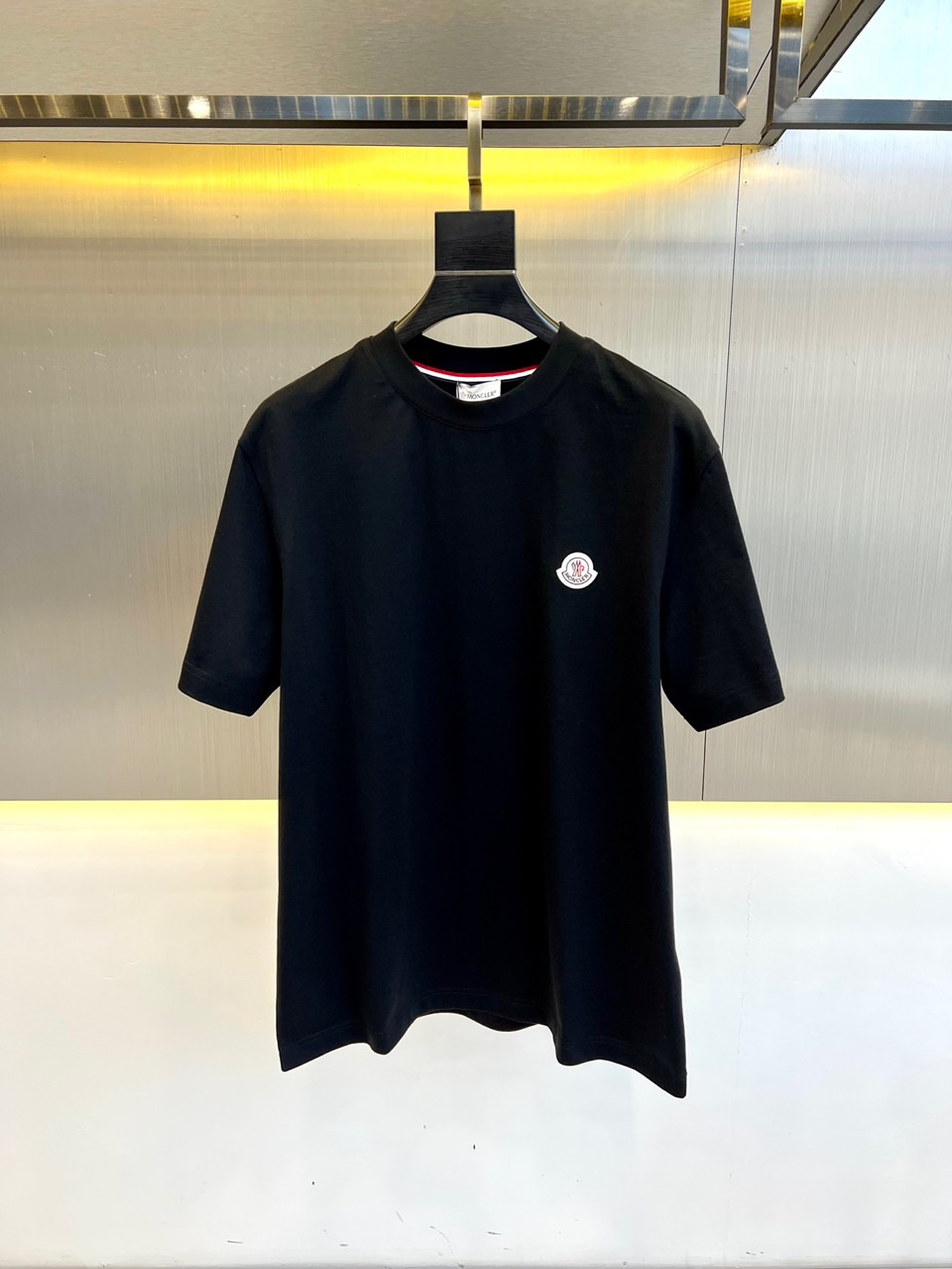 モンクレール Tシャツ コピー カジュアル 定番 クルーネック 半袖Tシャツ ブラック
