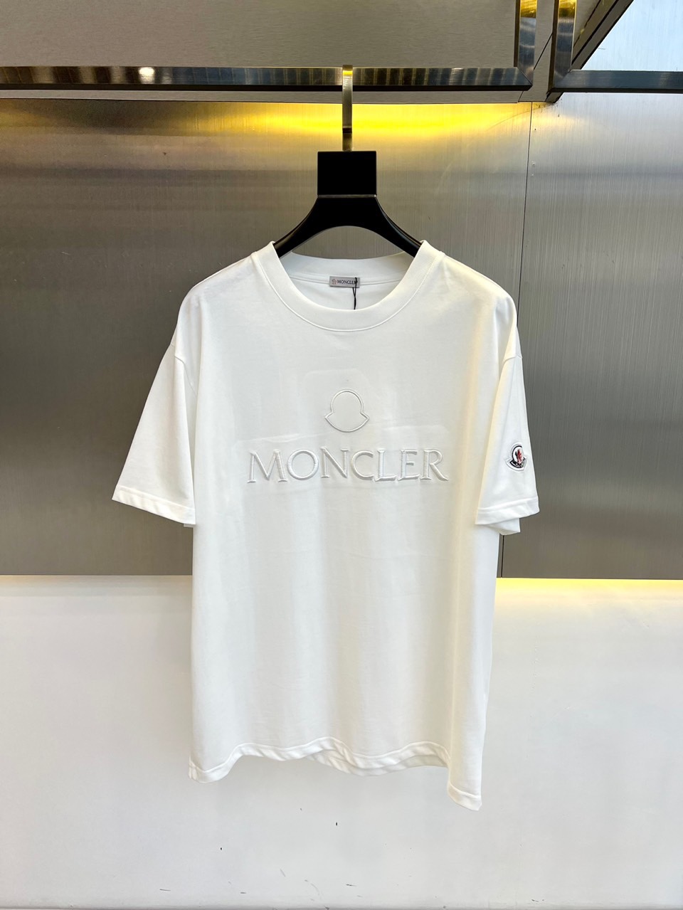 モンクレール Tシャツ コピー クラシック 合わせやすい 半袖Tシャツ ホワイト