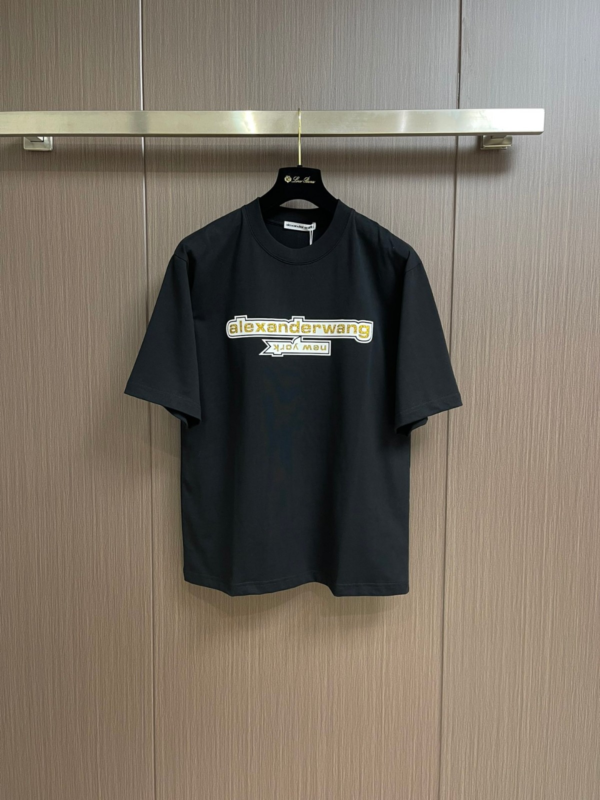 アレキサンダーワング Tシャツ コピー シンプル ロゴ入り クルーネック 半袖Tシャツ ブラック