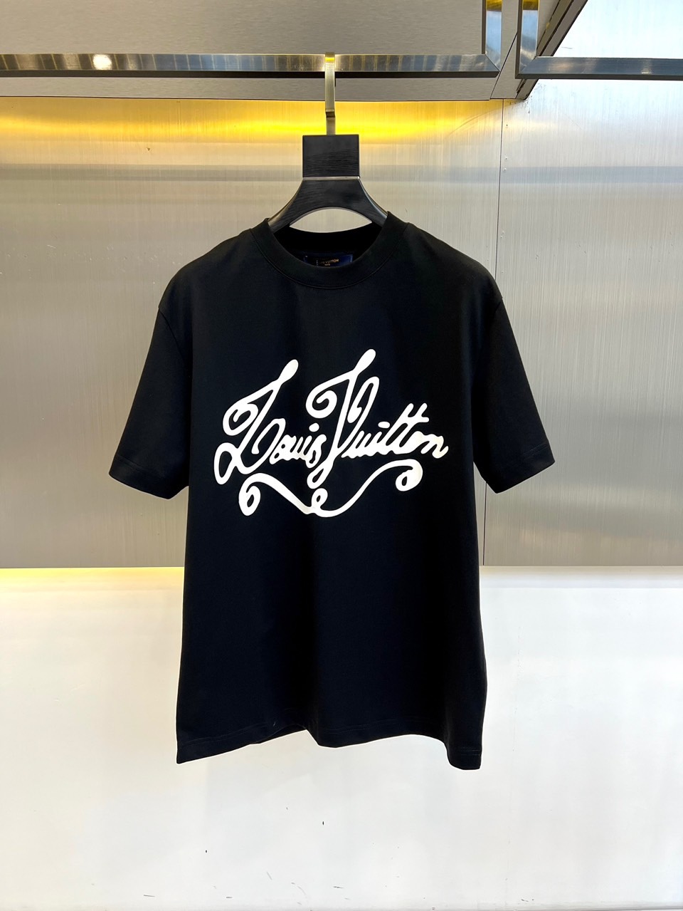 ルイ・ヴィトン 半袖Tシャツ コピー 人気 おしゃれ ロゴ コットンtシャツ ブラック