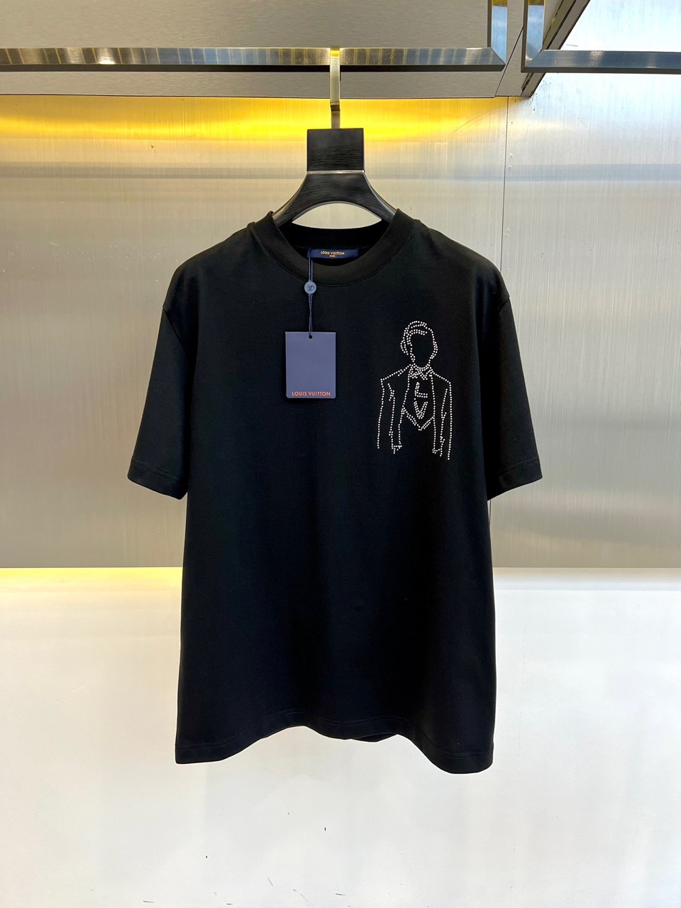 ルイ・ヴィトン 半袖Tシャツ コピー おしゃれ ロゴ クルーネック ブラック
