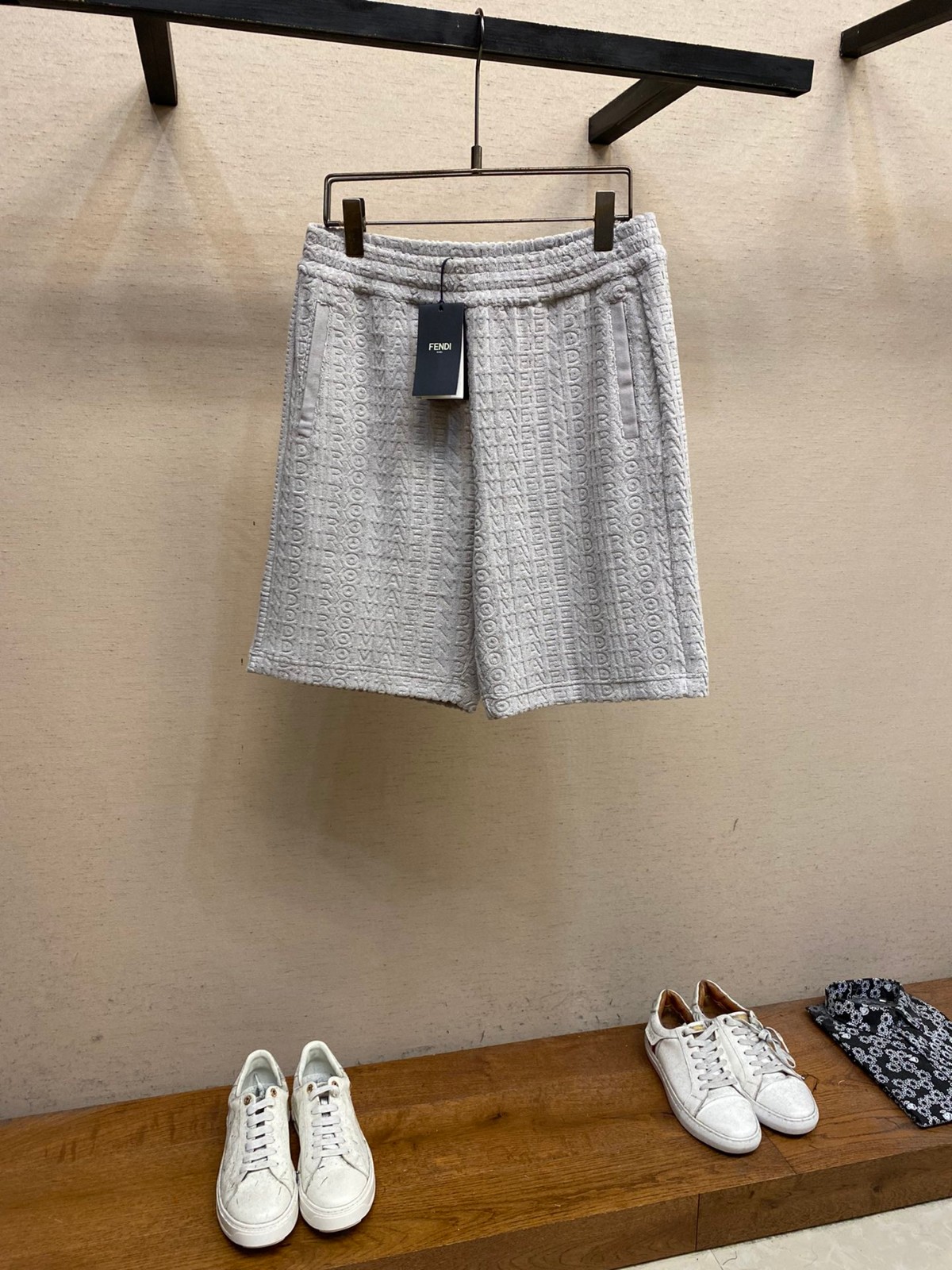 テリー ショートパンツ フェンディ パンツ コピー メンズ 春夏 グレー