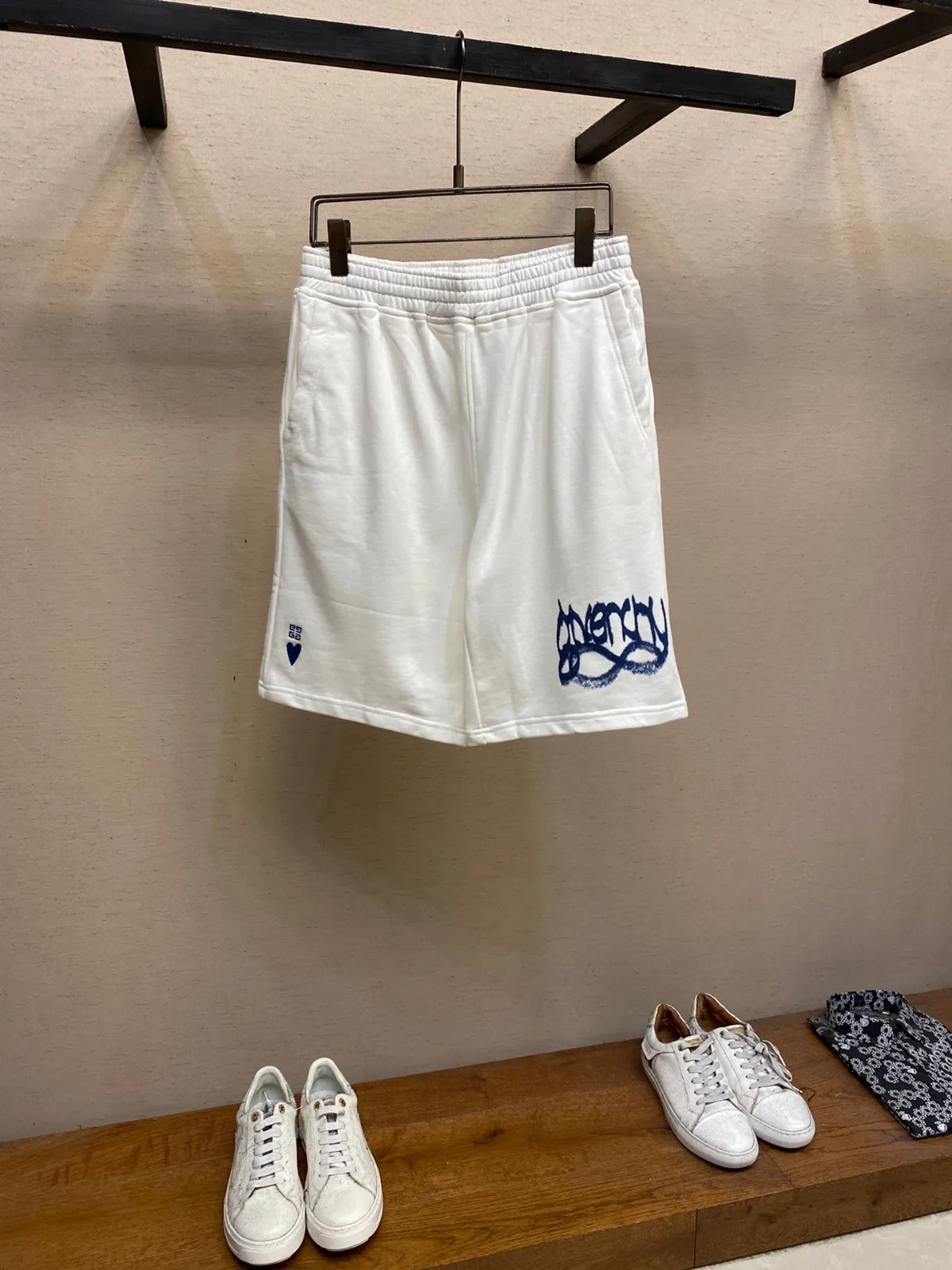 カジュアル ゆったり ショートパンツ ジバンシィ パンツ コピー ホワイト カジュアル ゆったり ショートパンツ ジバンシィ パンツ コピー ホワイト