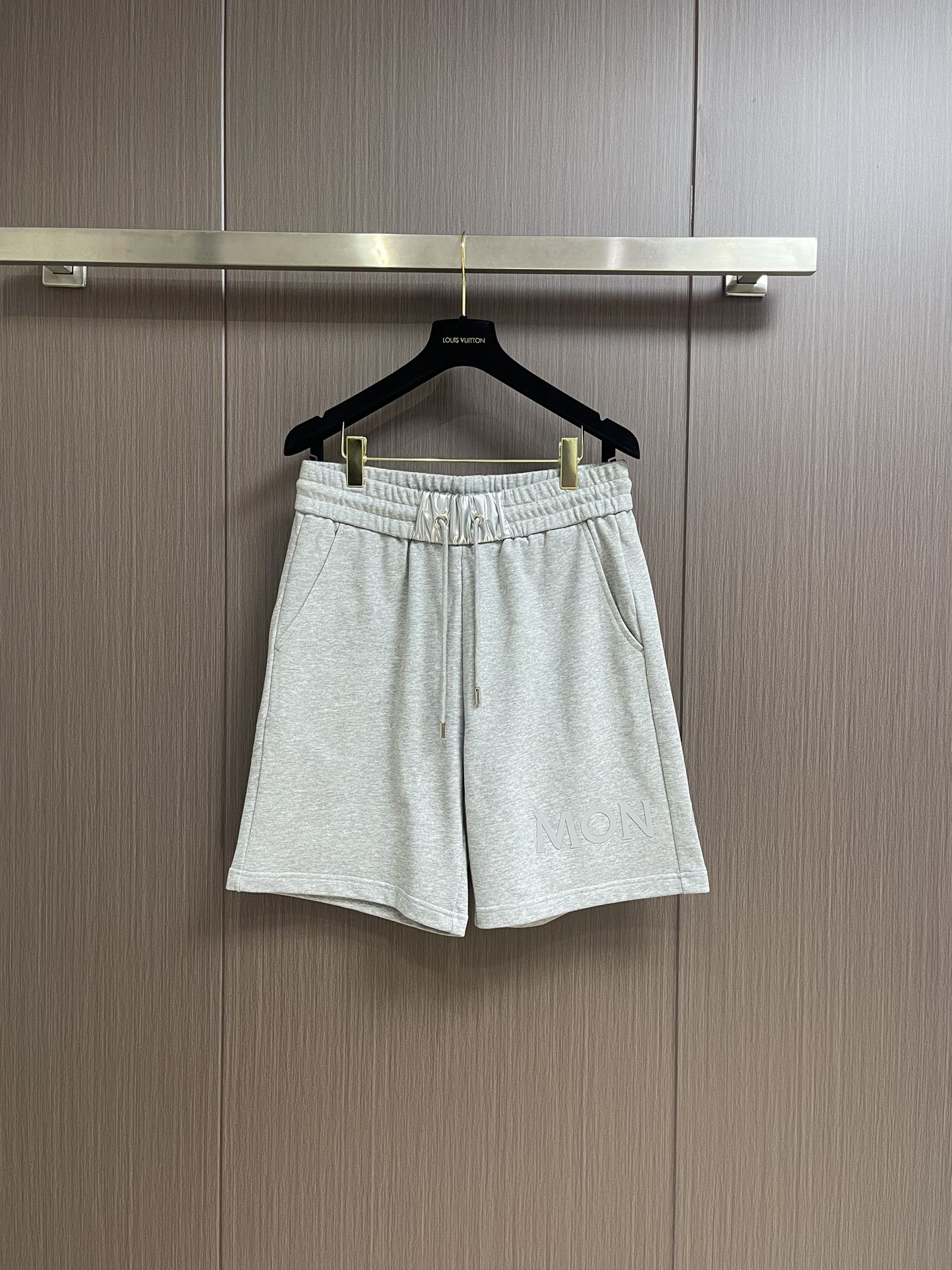 カジュアル リラックス ショートパンツ モンクレール パンツ コピー グレー