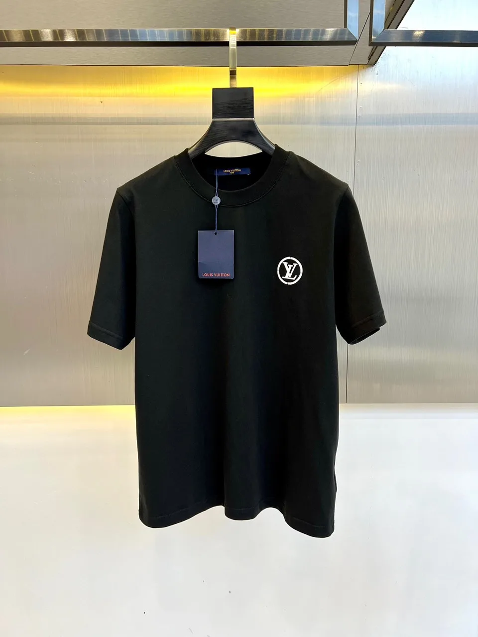 カジュアル ルイヴィトン Tシャツ 偽物 半袖Tシャツ コットンジャージー ブラック