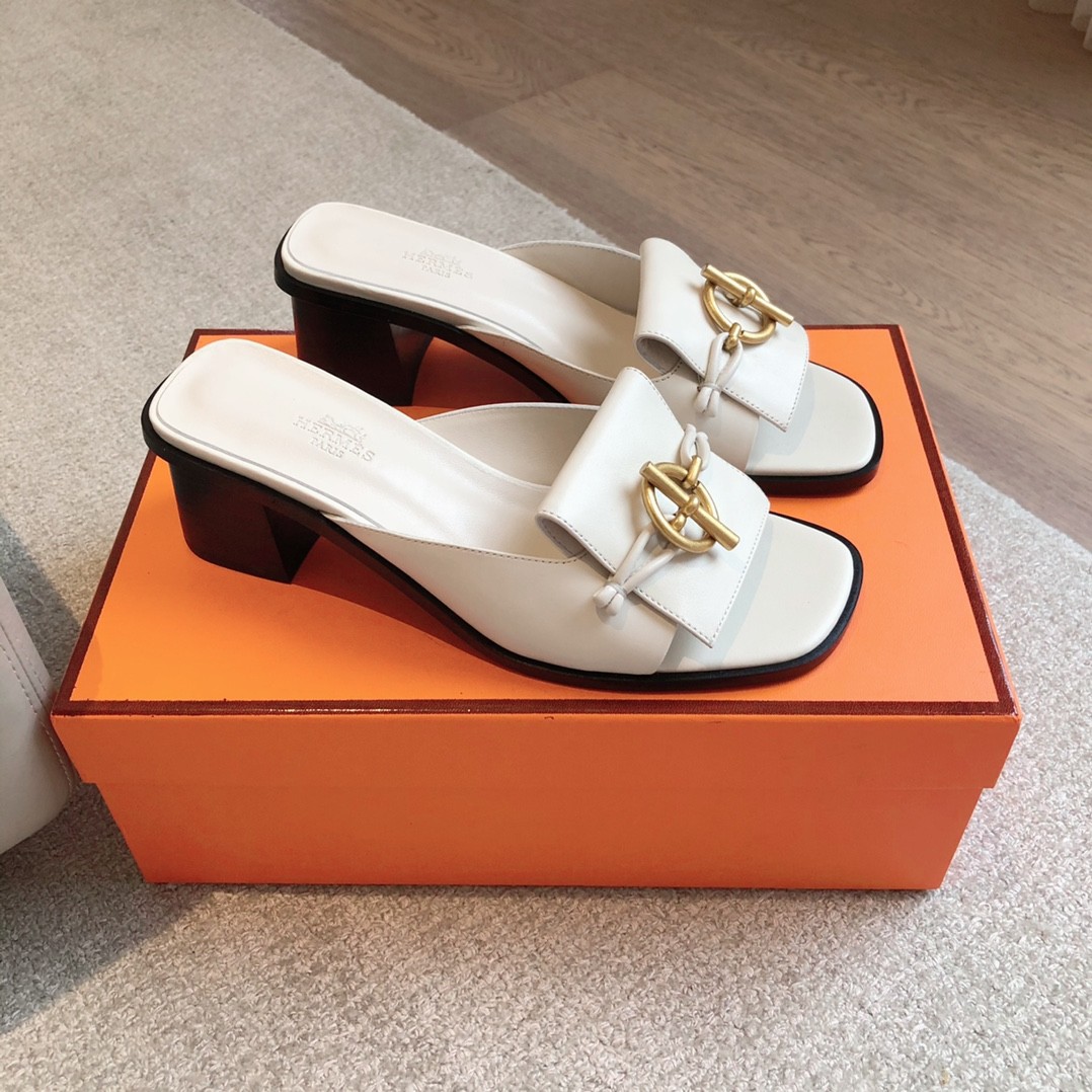 モダンでリラックス★HERMES アイロット サンダル スーパーコピー ホワイト