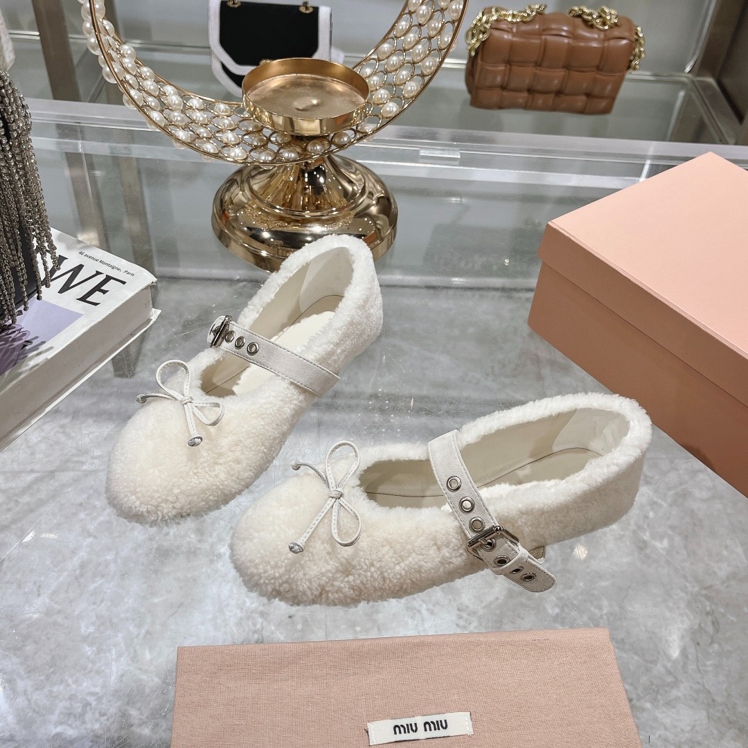 シープスキン フラット バレリーナシューズ ミュウミュウ シューズ スーパーコピー グレー