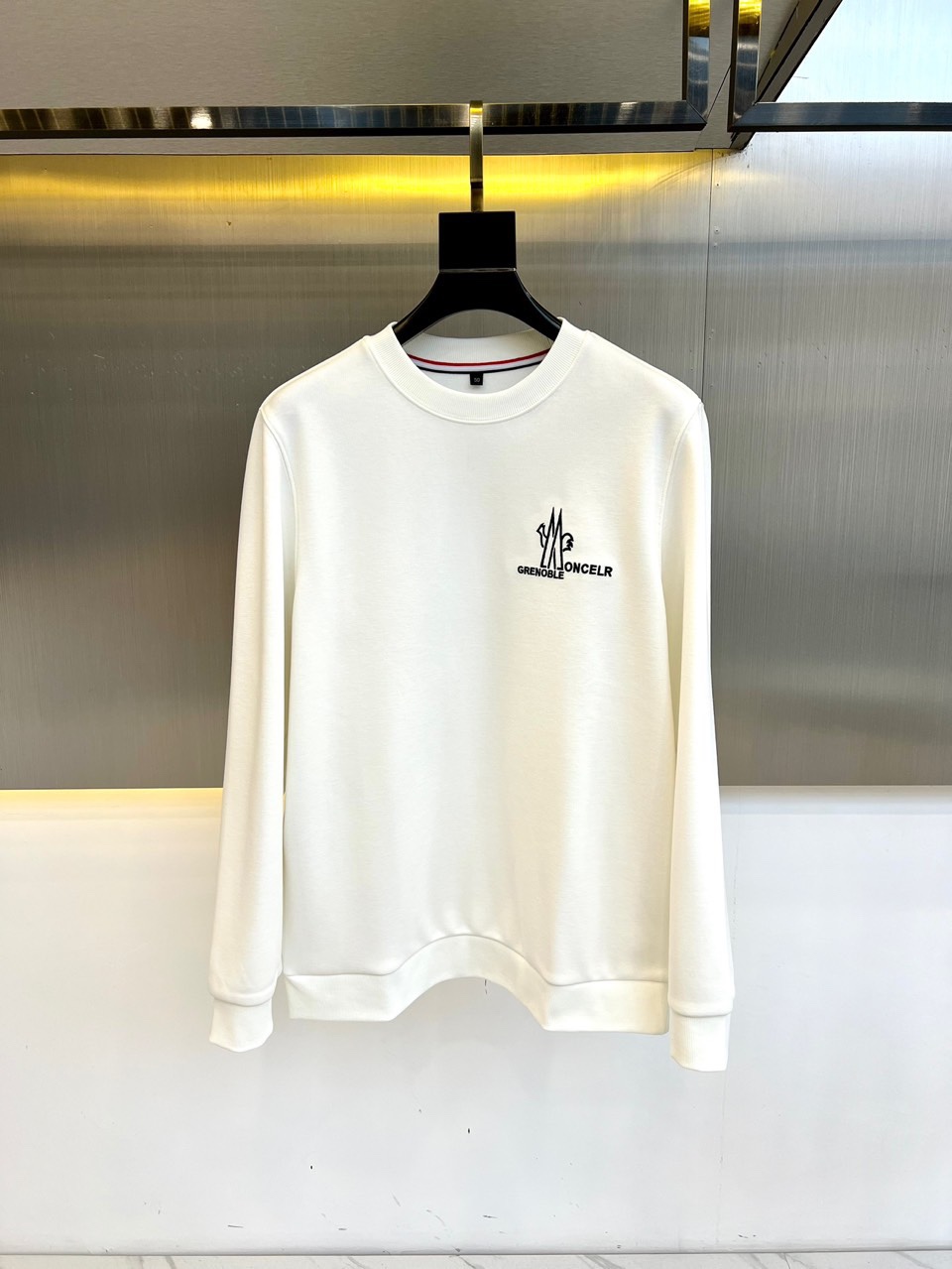 定番 カジュアル ロゴ刺繍 スウェットシャツ モンクレール Tシャツ コピー ホワイト