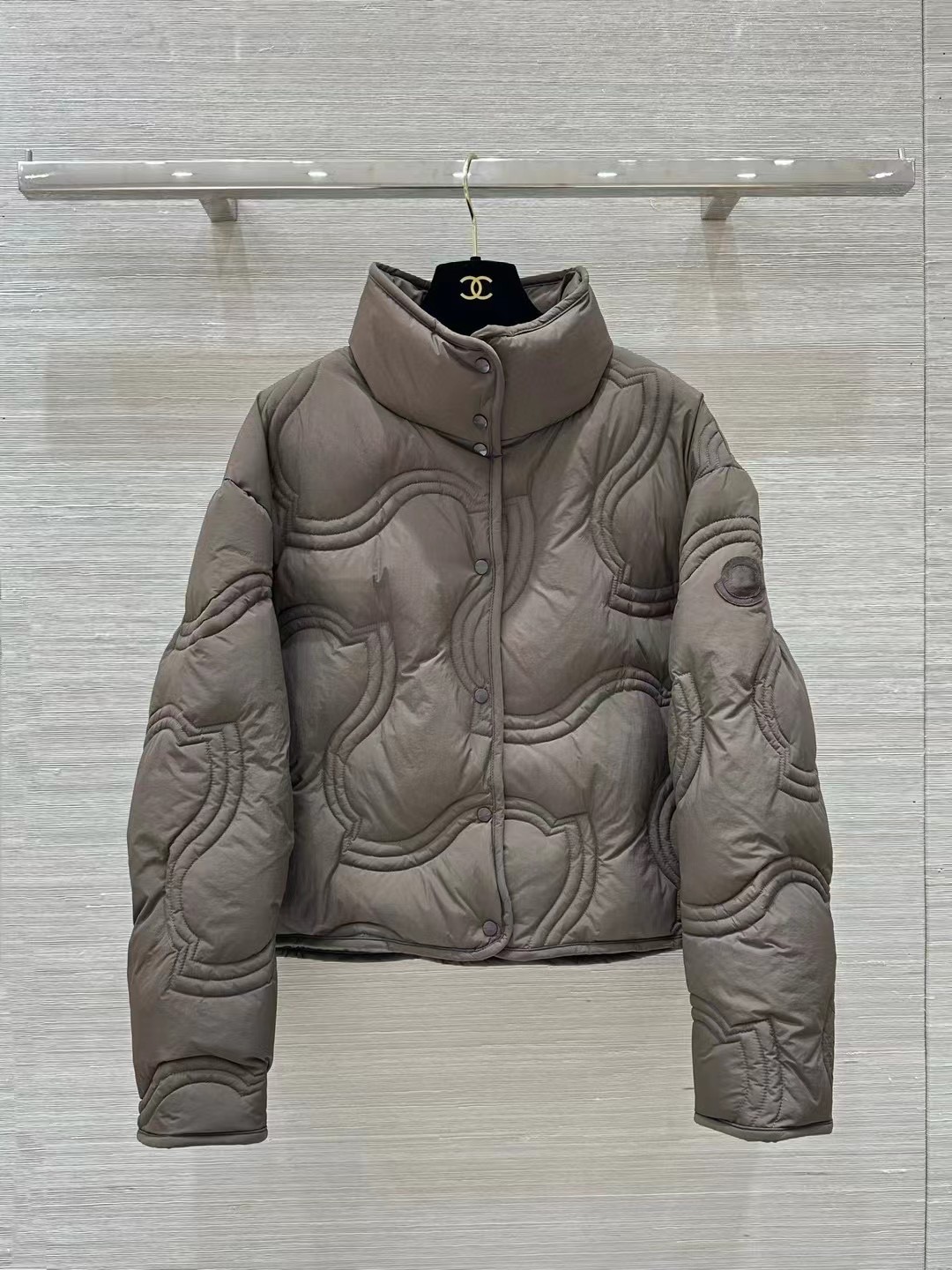 BERYLショートダウンジャケット モンクレール ダウンジャケット スーパーコピー ブラウン