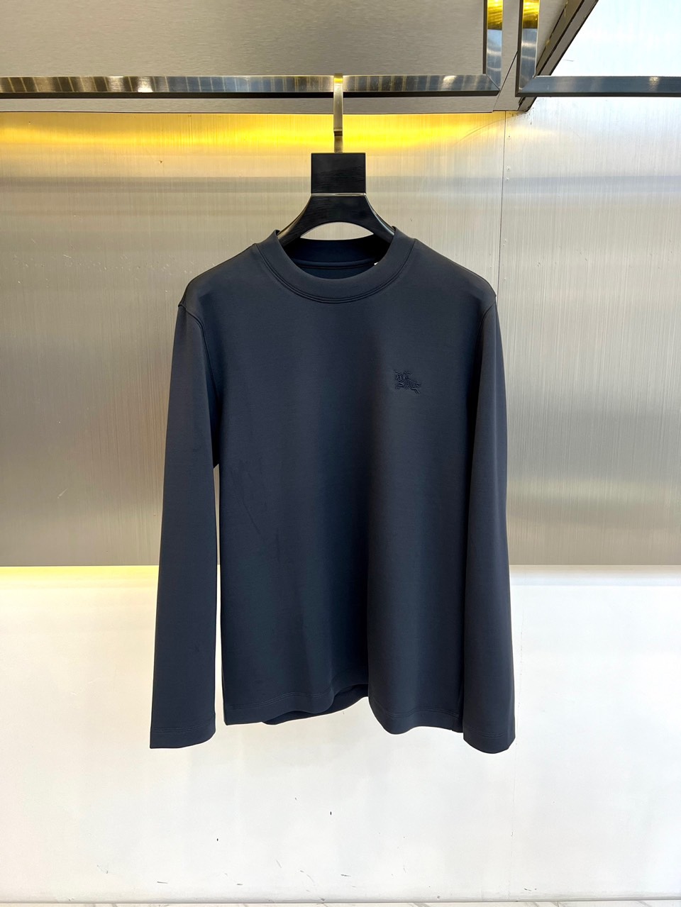 シンプル 合わせやすい クルーネック 長袖Tシャツ バーバリー Tシャツ コピー グレー