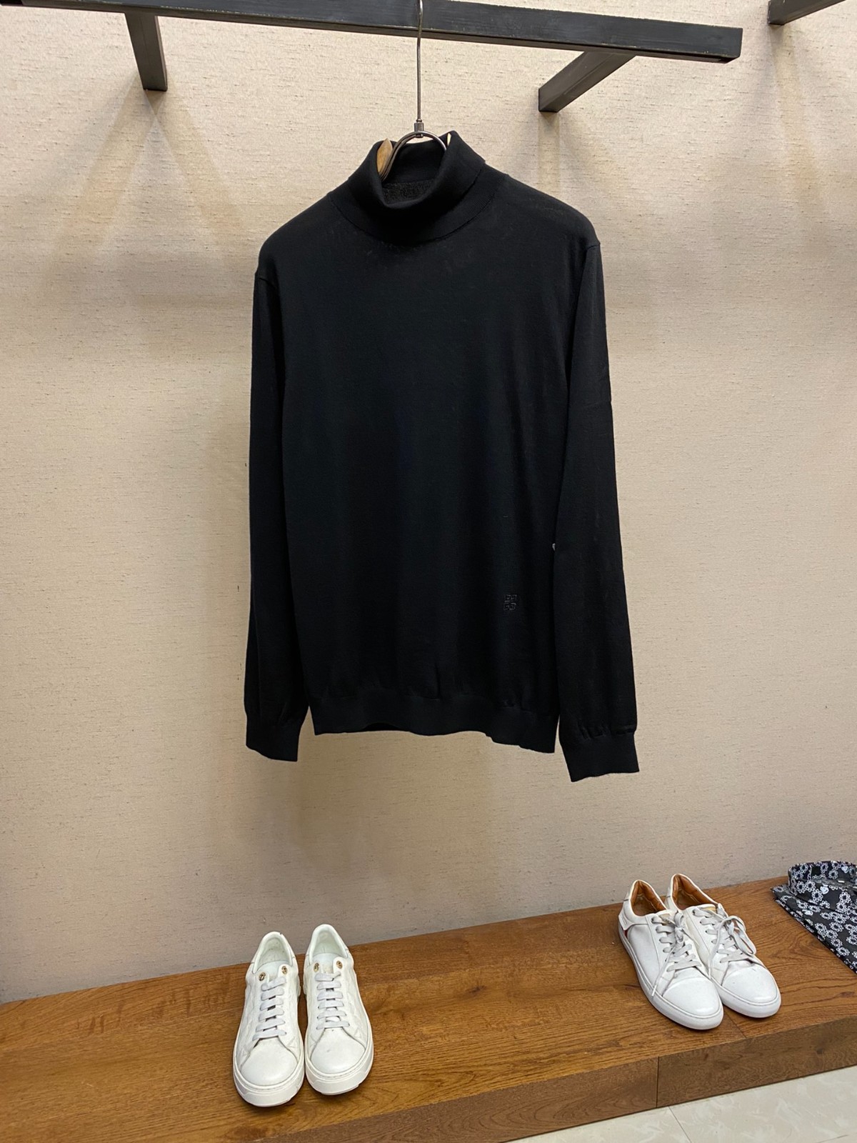 上品 シンプル ハイネック ウールニット ジバンシィ セーター コピー メンズ