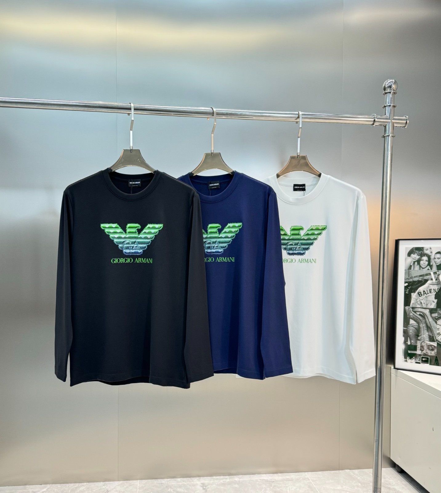 カジュアル 定番 ロゴ 長袖Tシャツ アルマーニ Tシャツ コピー メンズ