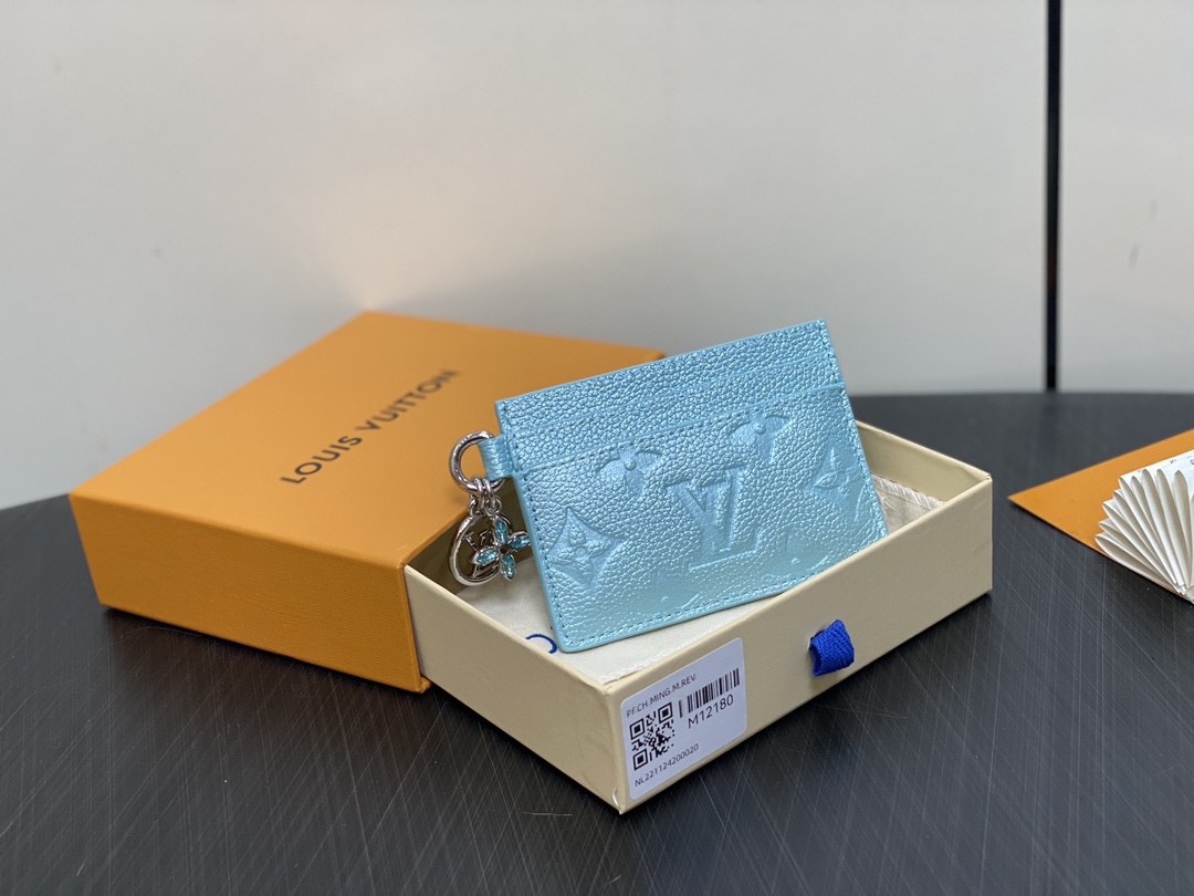 ルイ・ヴィトン カードケース ポルト カルト・LV チャーム スーパーコピー M12180