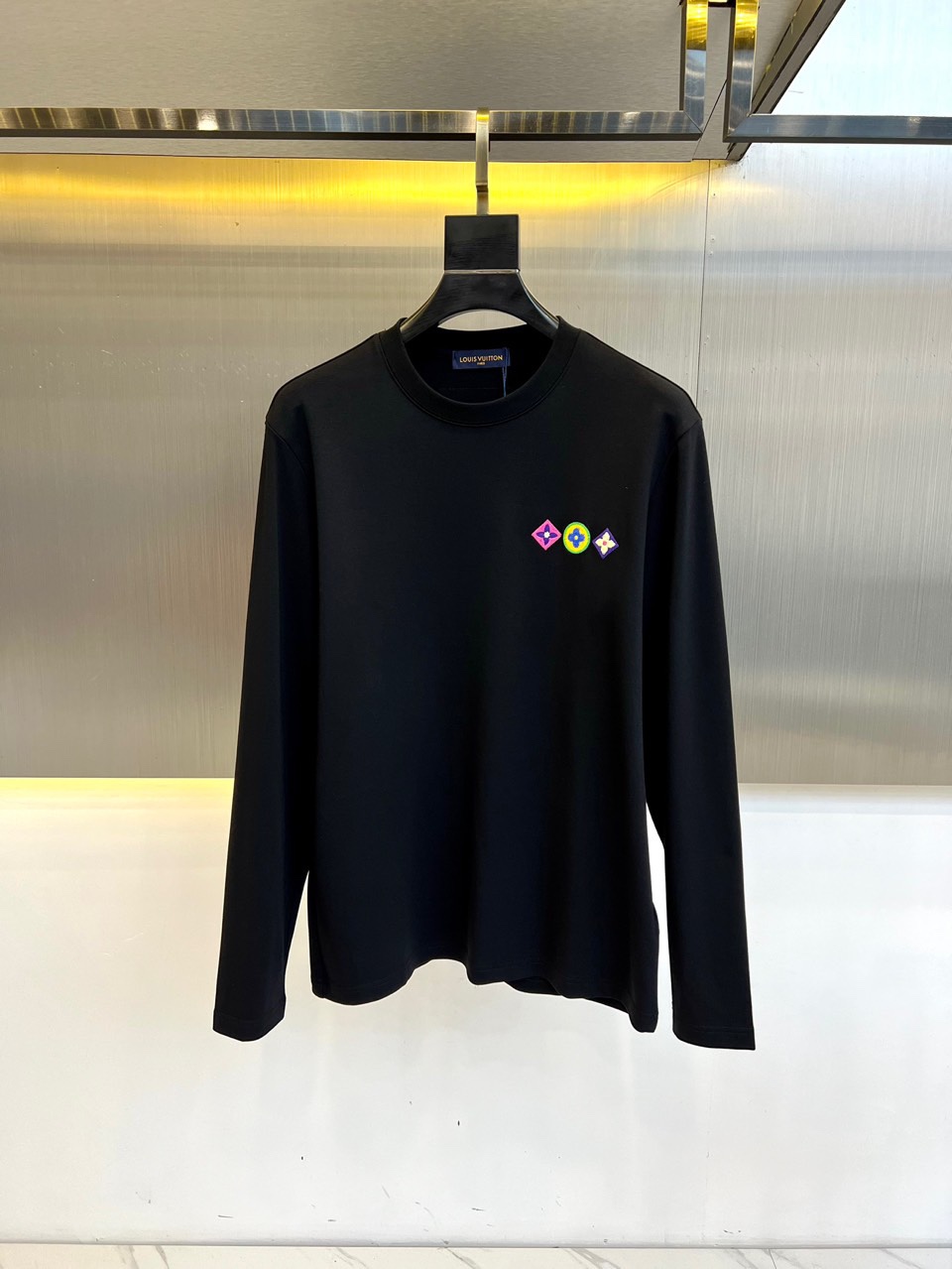 ベーシック 合わせやすい 快適 ルイヴィトン Tシャツ コピー 長袖Tシャツ ブラック