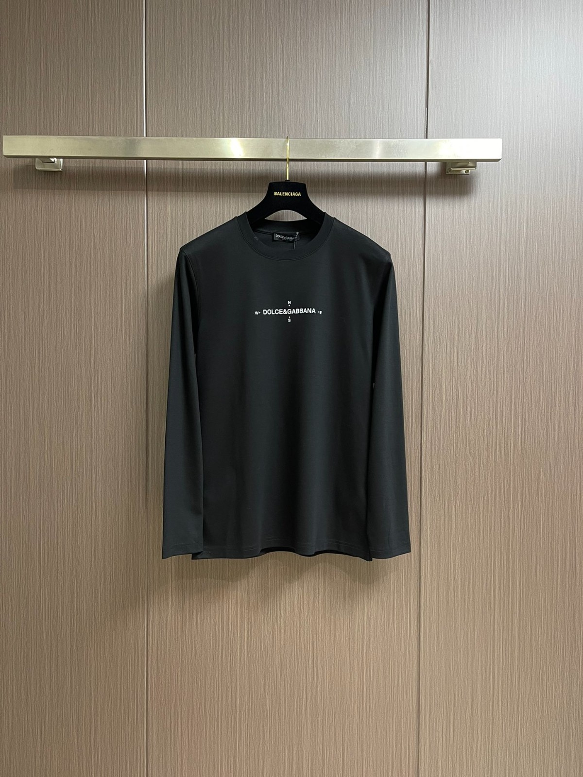 シンプル 上品 ロゴプリント コットン 長袖Tシャツ ドルチェ&ガッバーナ Tシャツ コピー ブラック