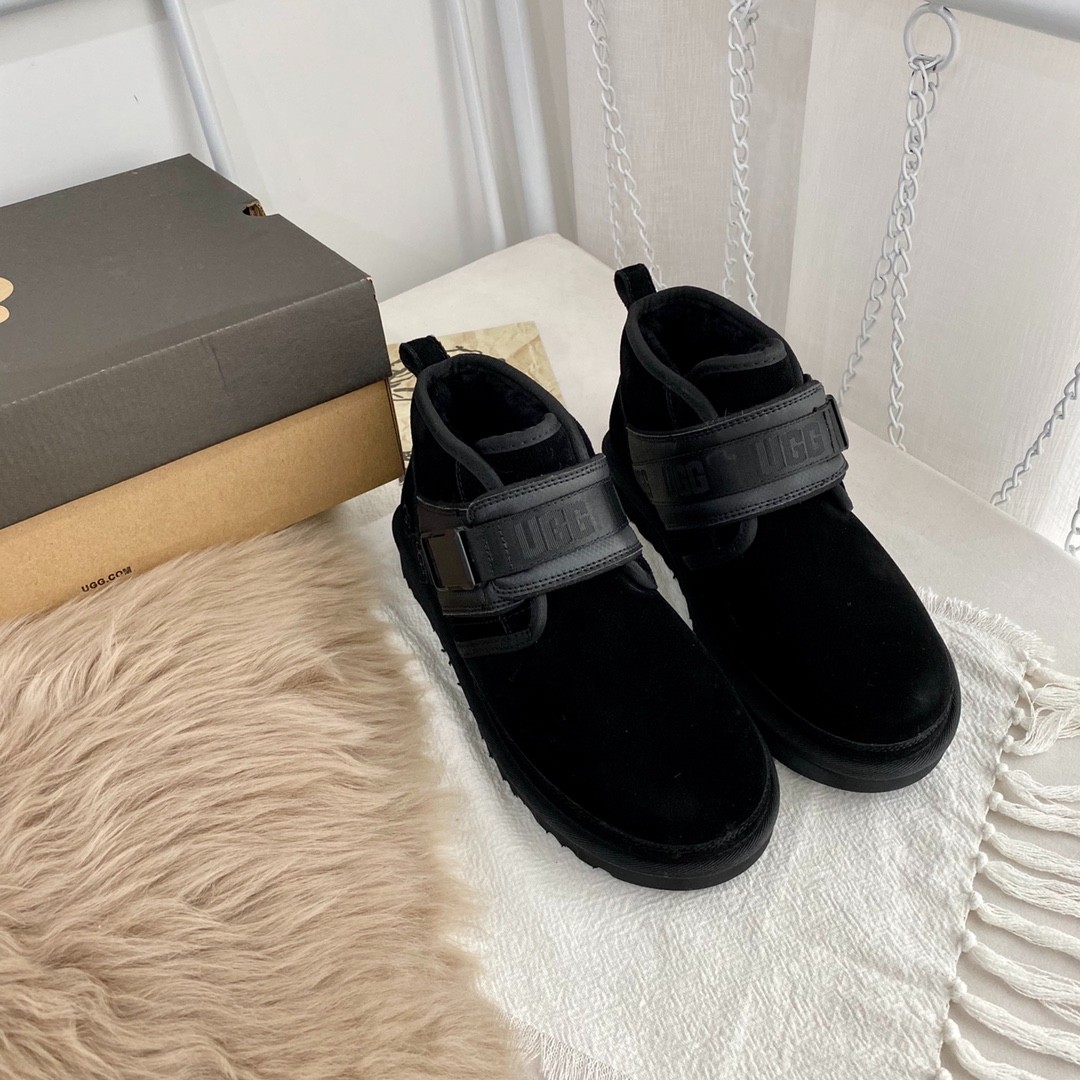 人気◆UGG Neumel Snapback ニューメル スナップバック ブーツ 偽物 ブラック