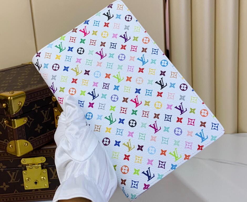 ルイヴィトン エミリーMM モノグラム 手帳カバー 偽物 LV×TM ルイヴィトン エミリーMM モノグラム 手帳カバー 偽物 LV×TM