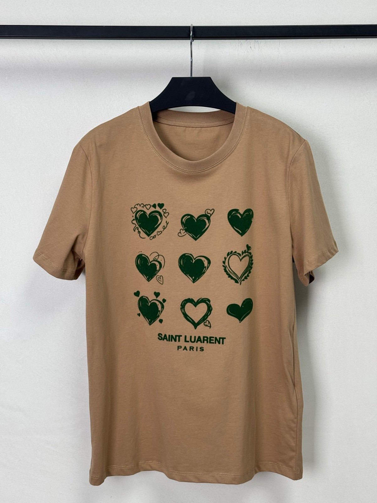シンプル プリント コットン 半袖Tシャツ イヴ・サンローラン Tシャツ コピー キャメル