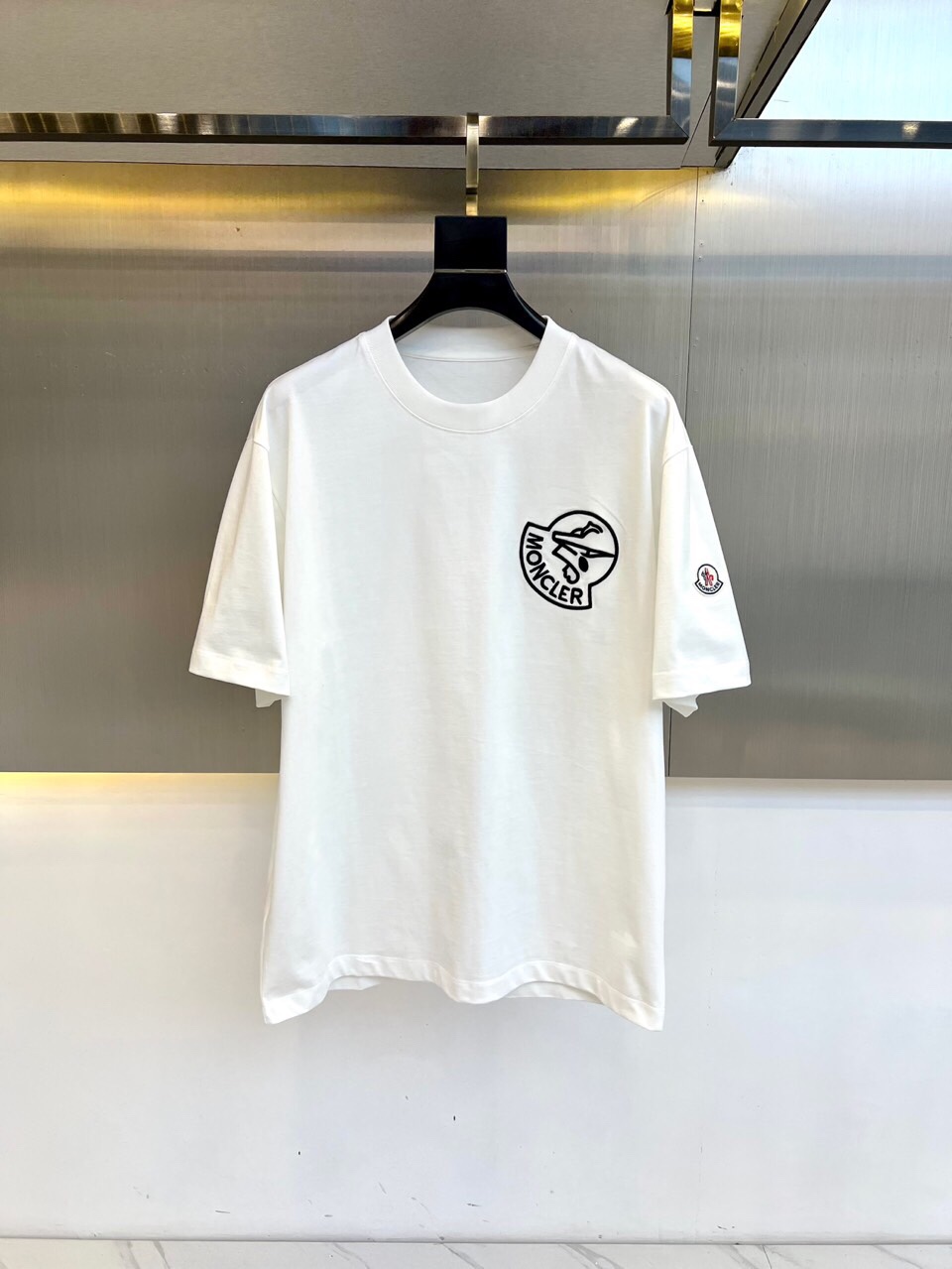 シンプル モンクレール Tシャツ コピー クルーネック 半袖Tシャツ ホワイト