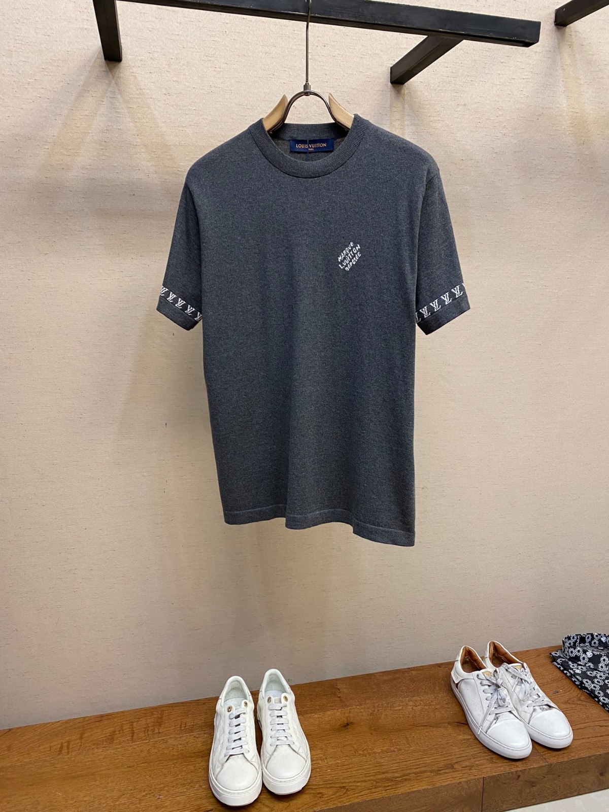 シグネチャー コットンクルーネック ルイ・ヴィトン Tシャツ コピー 半袖 トップス