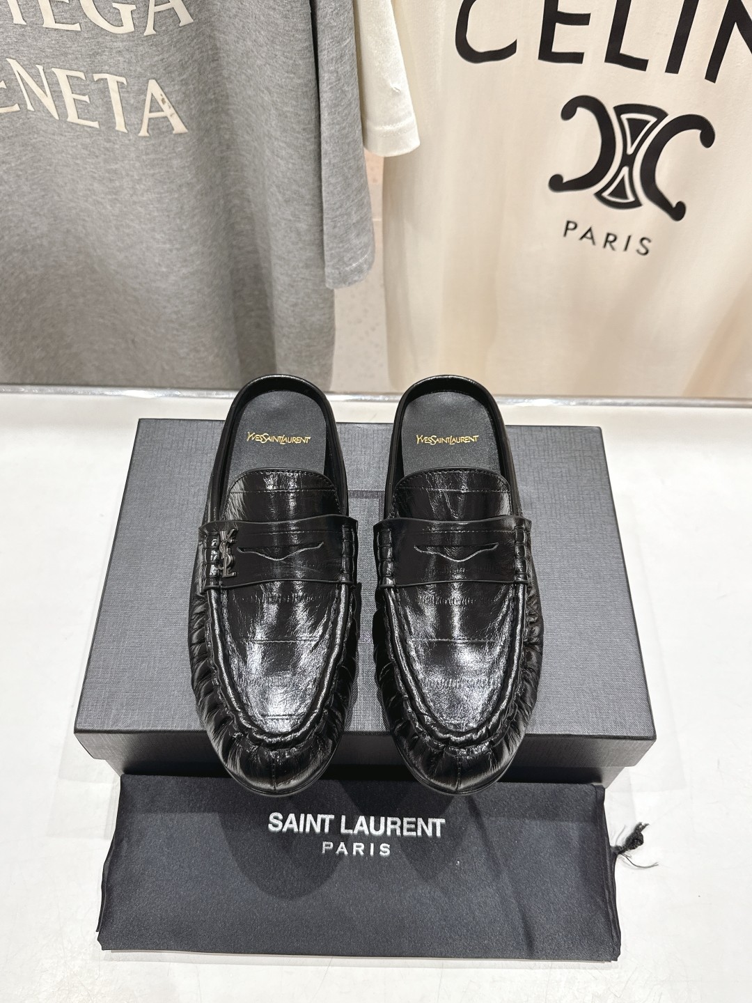 クロコダイル型押しYSL ル ローファー イヴ・サンローラン レディースシューズ スーパーコピー ブラック