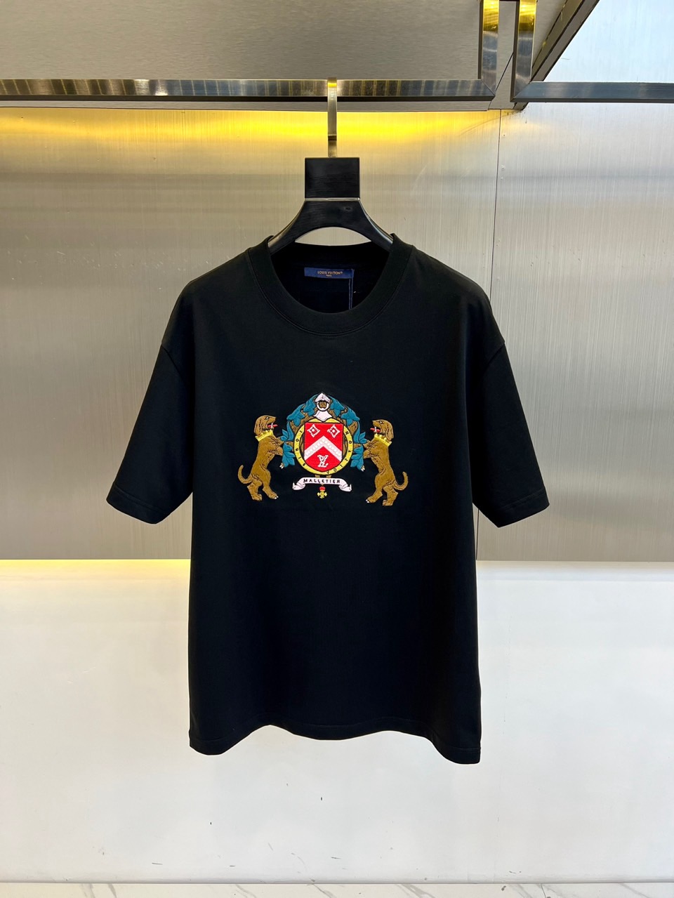 エンベリッシュドコットンTシャツ ルイ・ヴィトン Tシャツ コピー ブラック