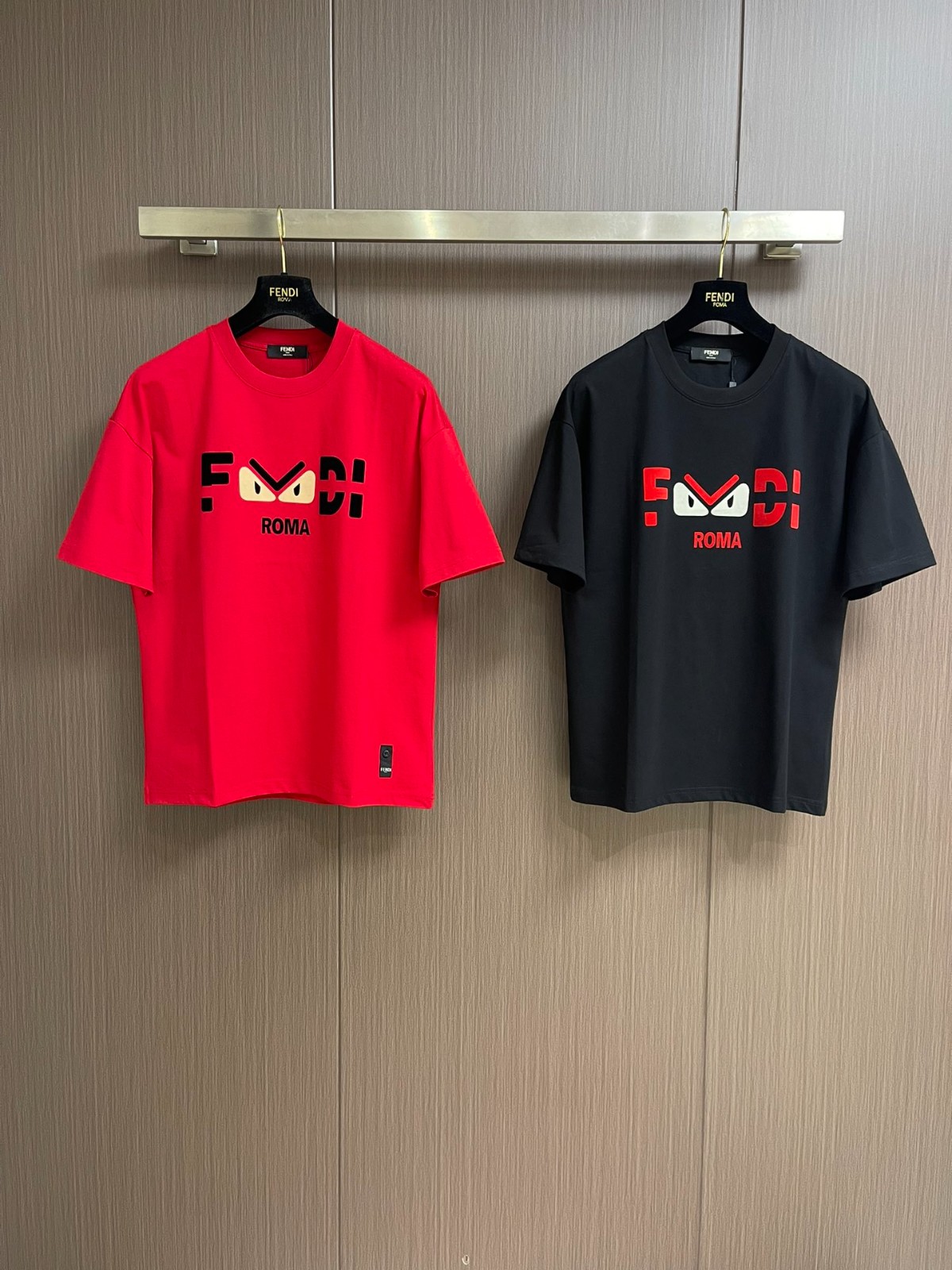おしゃれ ロゴ 半袖Tシャツ フェンディ Tシャツ コピー クルーネック