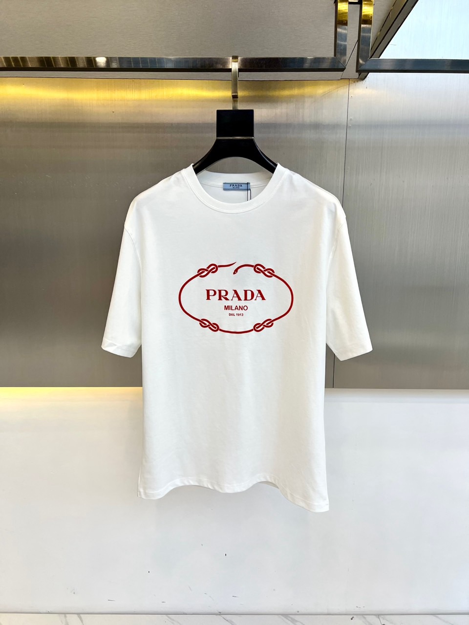 シンプル ロゴプリント 半袖Tシャツ プラダ Tシャツ コピー コットン ホワイト