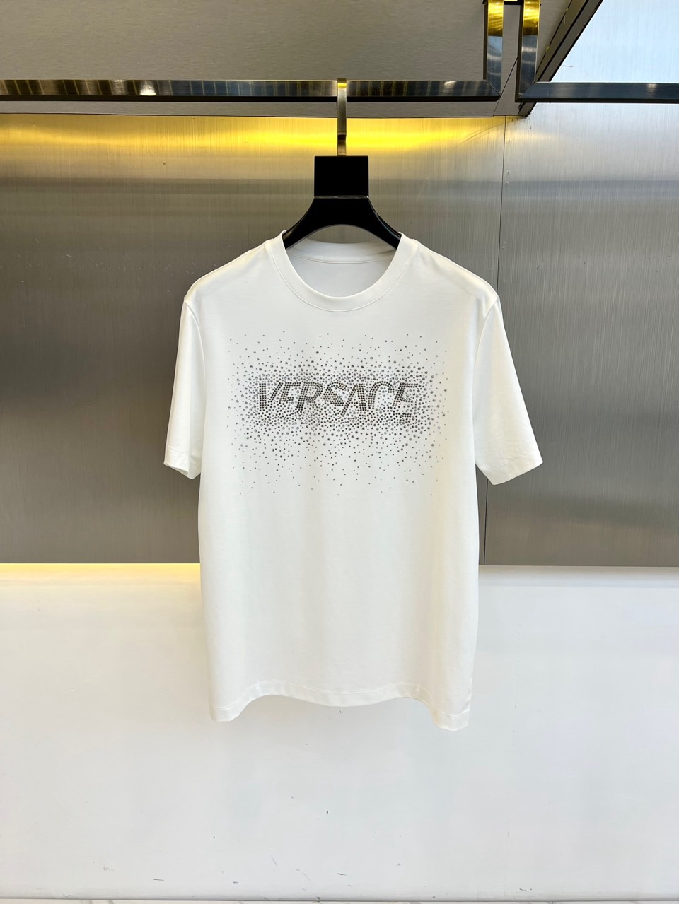 ラインストーン付き ロゴ 半袖Tシャツ ヴェルサーチェ Tシャツ コピー ホワイト
