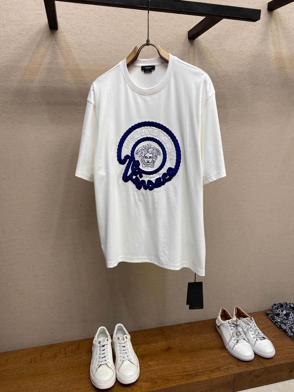 リラックス コットン クルーネック 半袖Tシャツ ヴェルサーチェ Tシャツ コピー ホワイト