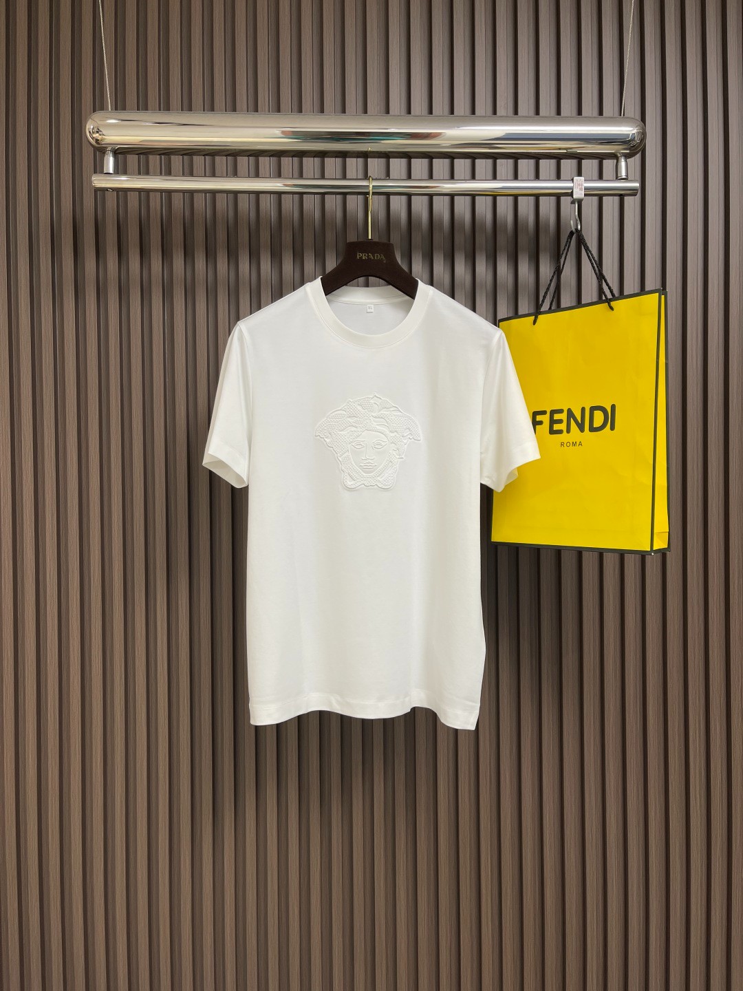 シンプル メドゥーサ コットン 半袖Tシャツ ヴェルサーチェ Tシャツ コピー ホワイト
