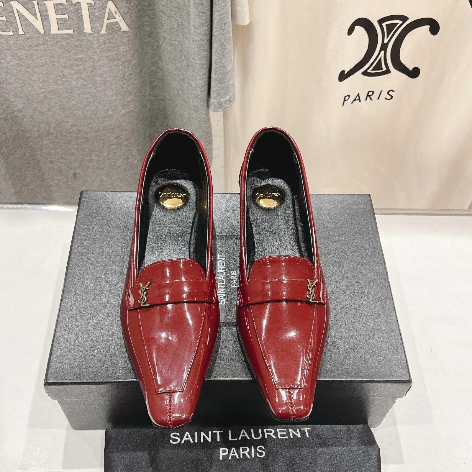 エレガント パテントレザー YSL イヴ・サンローラン ポピー バレリーナ スーパーコピー レッド
