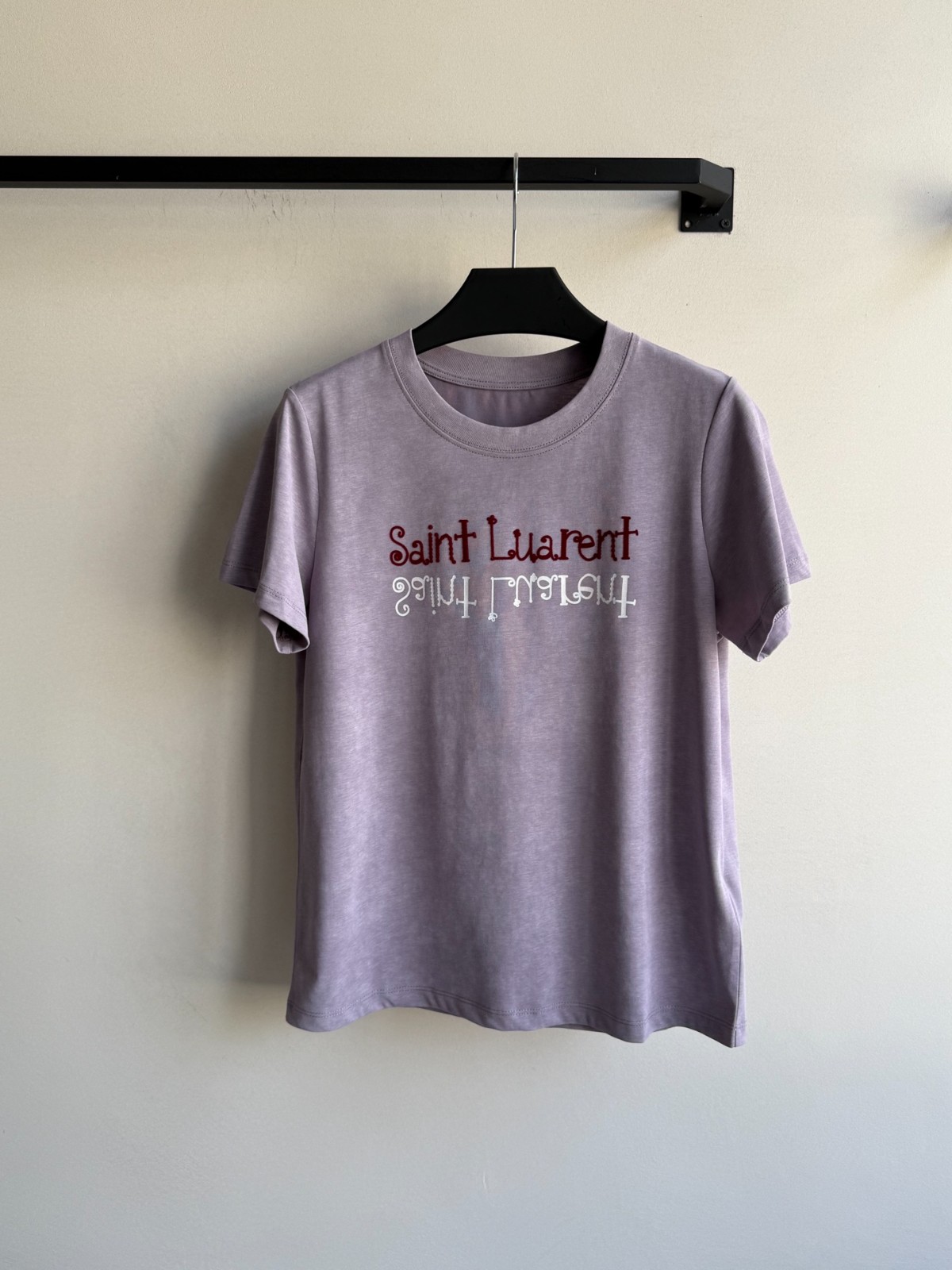 シンプル ロゴ クルーネック 半袖Tシャツ イヴ・サンローラン Tシャツ コピー パープル