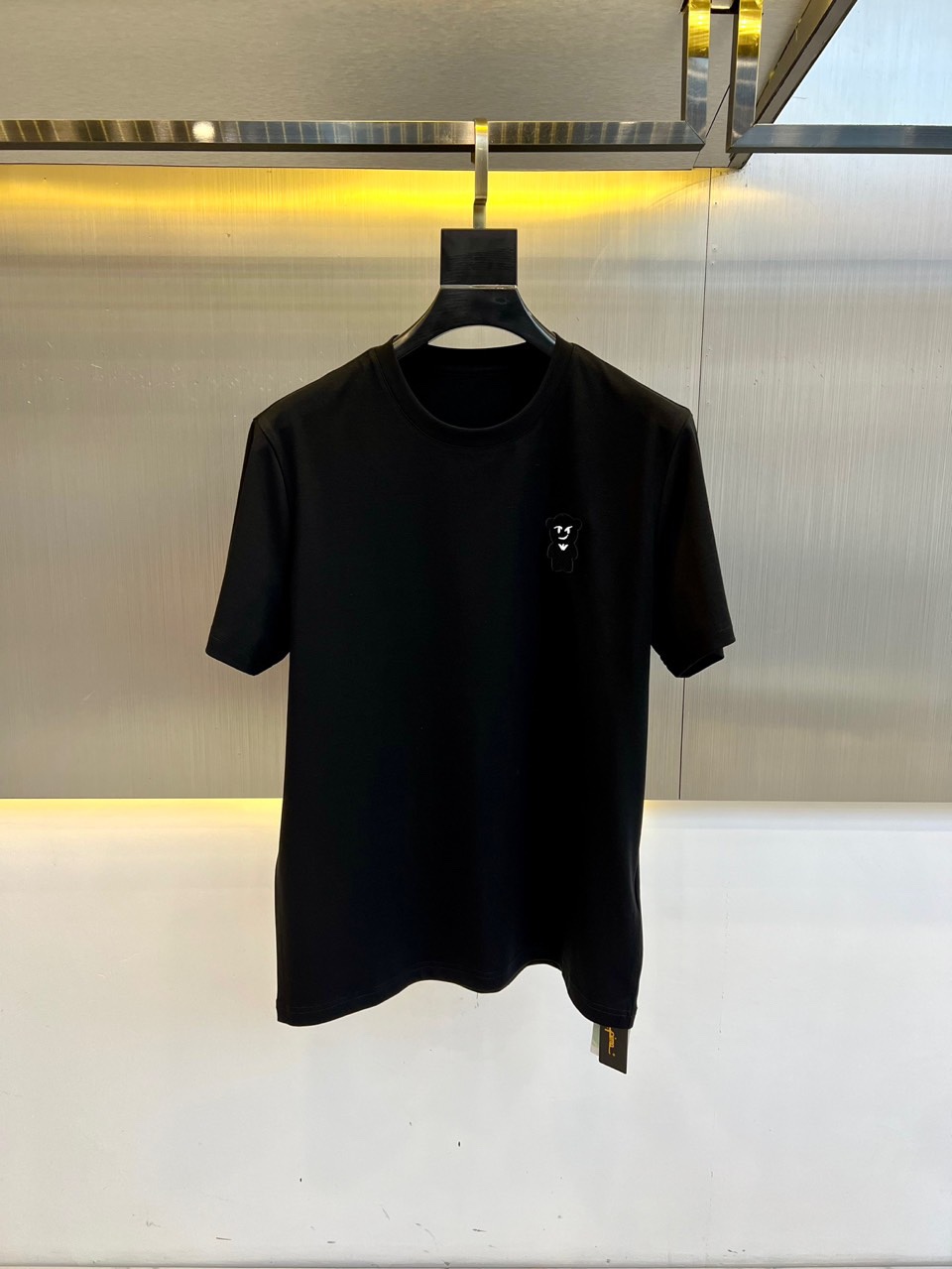 シンプル クルーネック 半袖Tシャツ アルマーニ Tシャツ コピー ブラック
