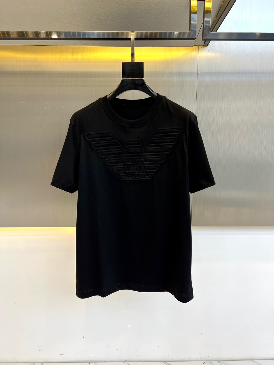シンプル お洒落 クルーネック 半袖Tシャツ アルマーニ Tシャツ コピー ブラック