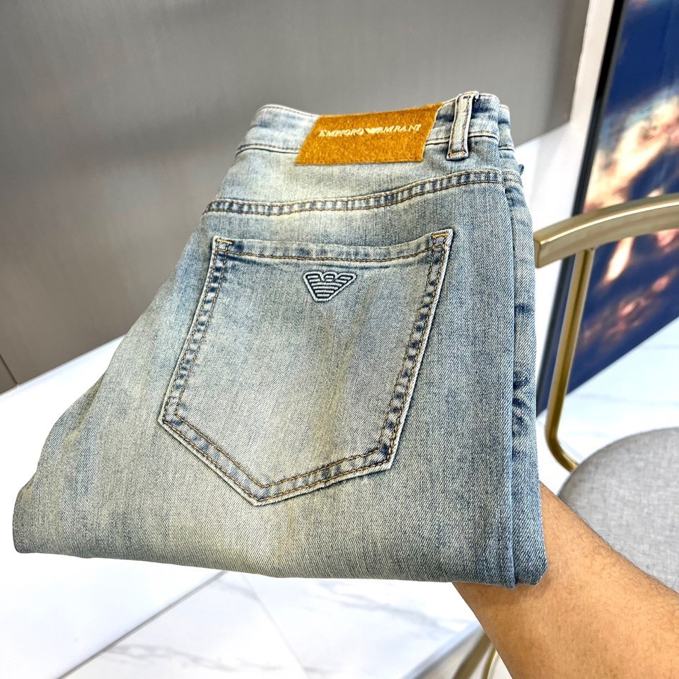 カジュアル 合わせやすい デニムパンツ アルマーニ ジーンズ コピー メンズ