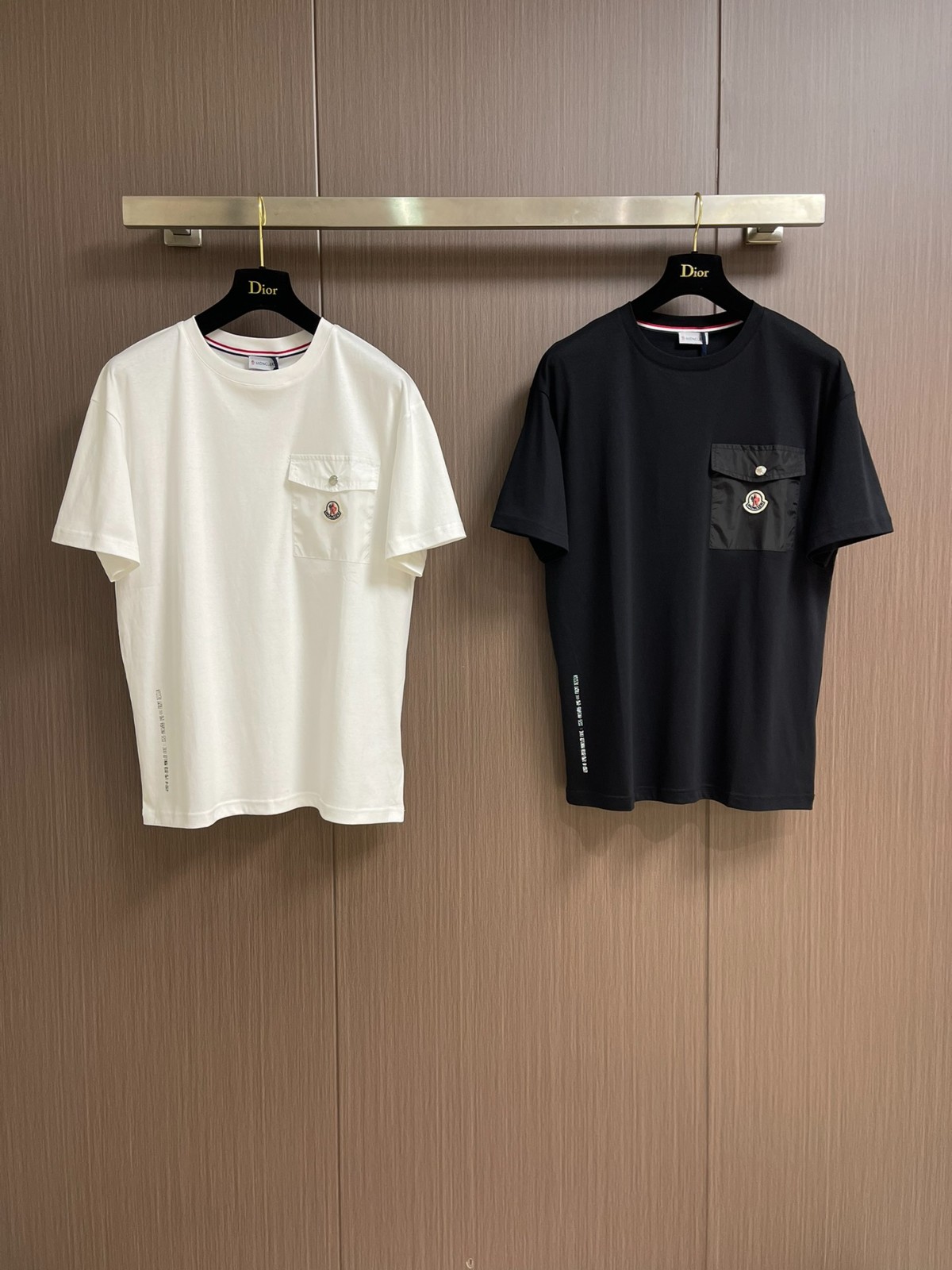 カジュアル ポケット付き 半袖Tシャツ モンクレール Tシャツ スーパーコピー クルーネック
