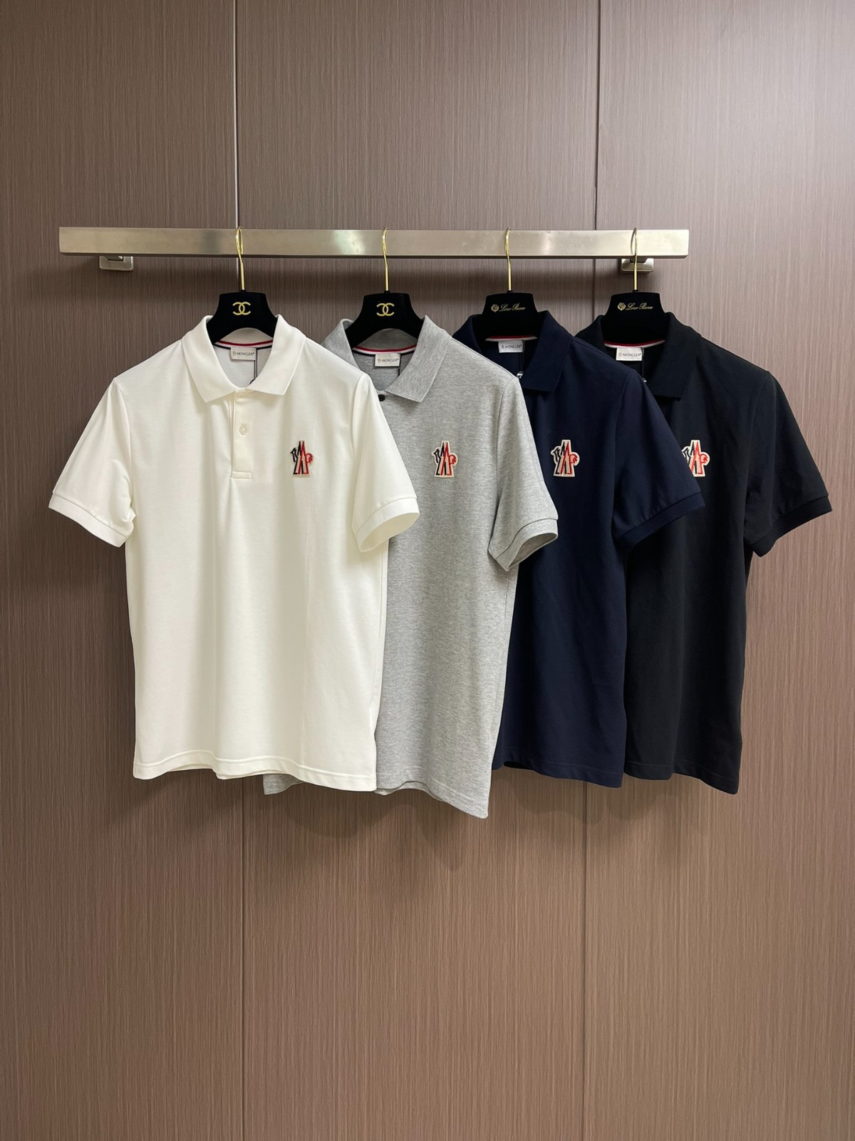 4色展開 カジュアル 定番 モンクレール Tシャツ スーパーコピー 半袖ポロシャツ