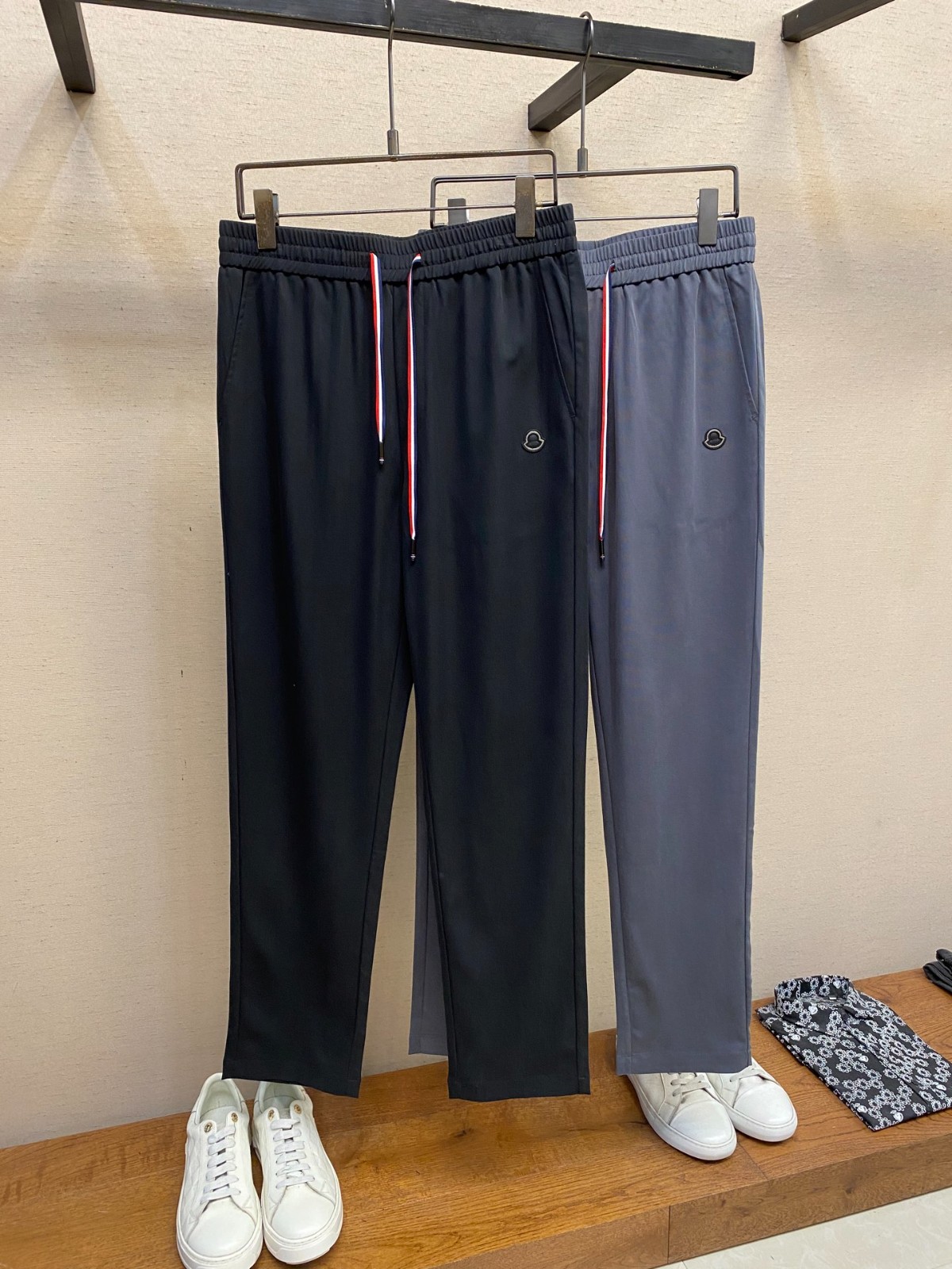 カジュアル ロゴ入り モンクレール パンツ スーパーコピー ジョガーパンツ