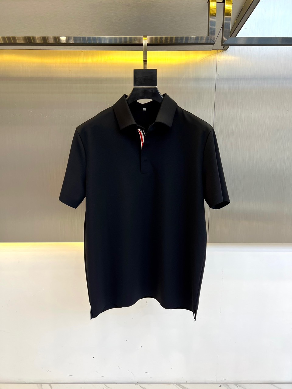 シンプル 上品 快適 半袖ポロシャツ トムブラウン Tシャツ スーパーコピー ブラック