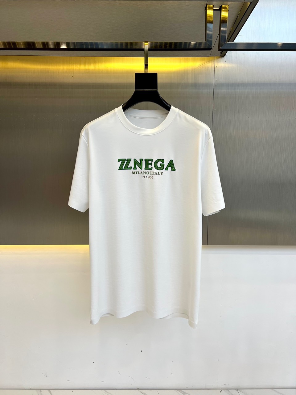 ベーシック ロゴ入り クルーネック 半袖Tシャツ エルメネジルド・ゼニア Tシャツ コピー ホワイト